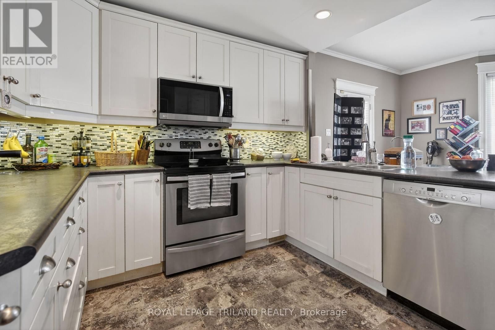 54 ELYSIAN STREET Image 8