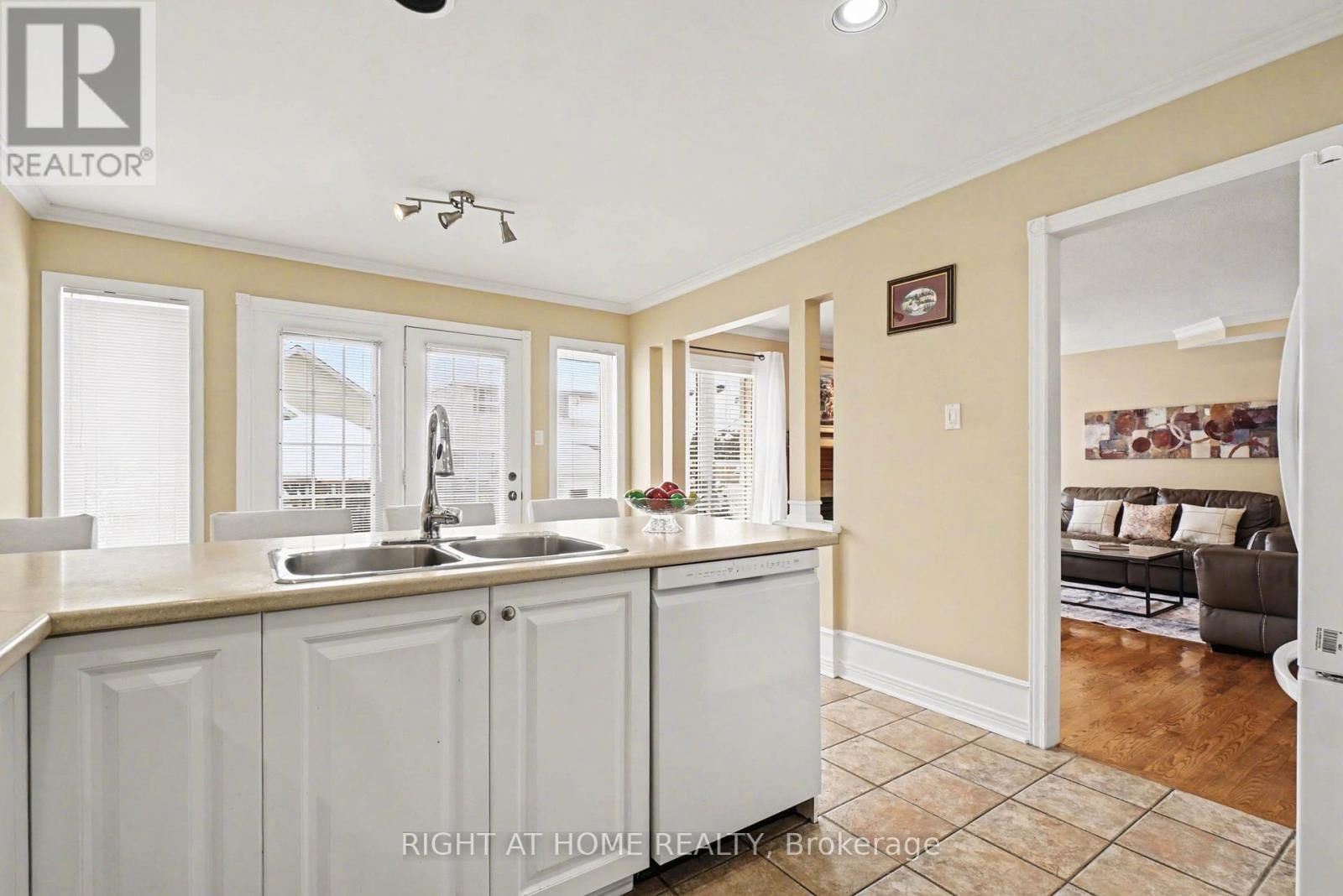 1118 LICHEN AVENUE Image 12