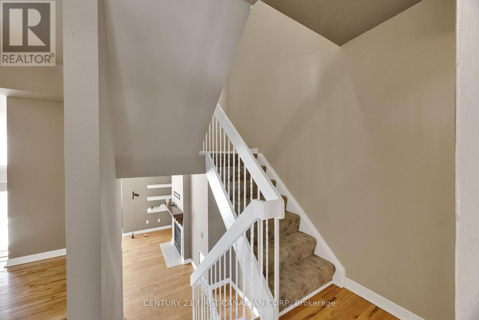 3 - 703 WINDERMERE ROAD Image 20