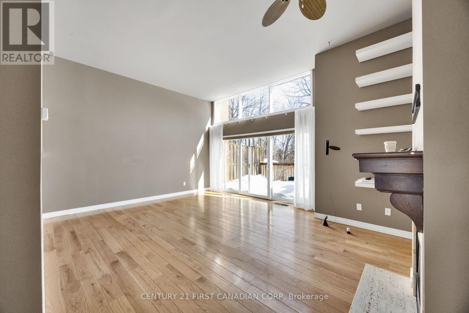 3 - 703 WINDERMERE ROAD Image 22