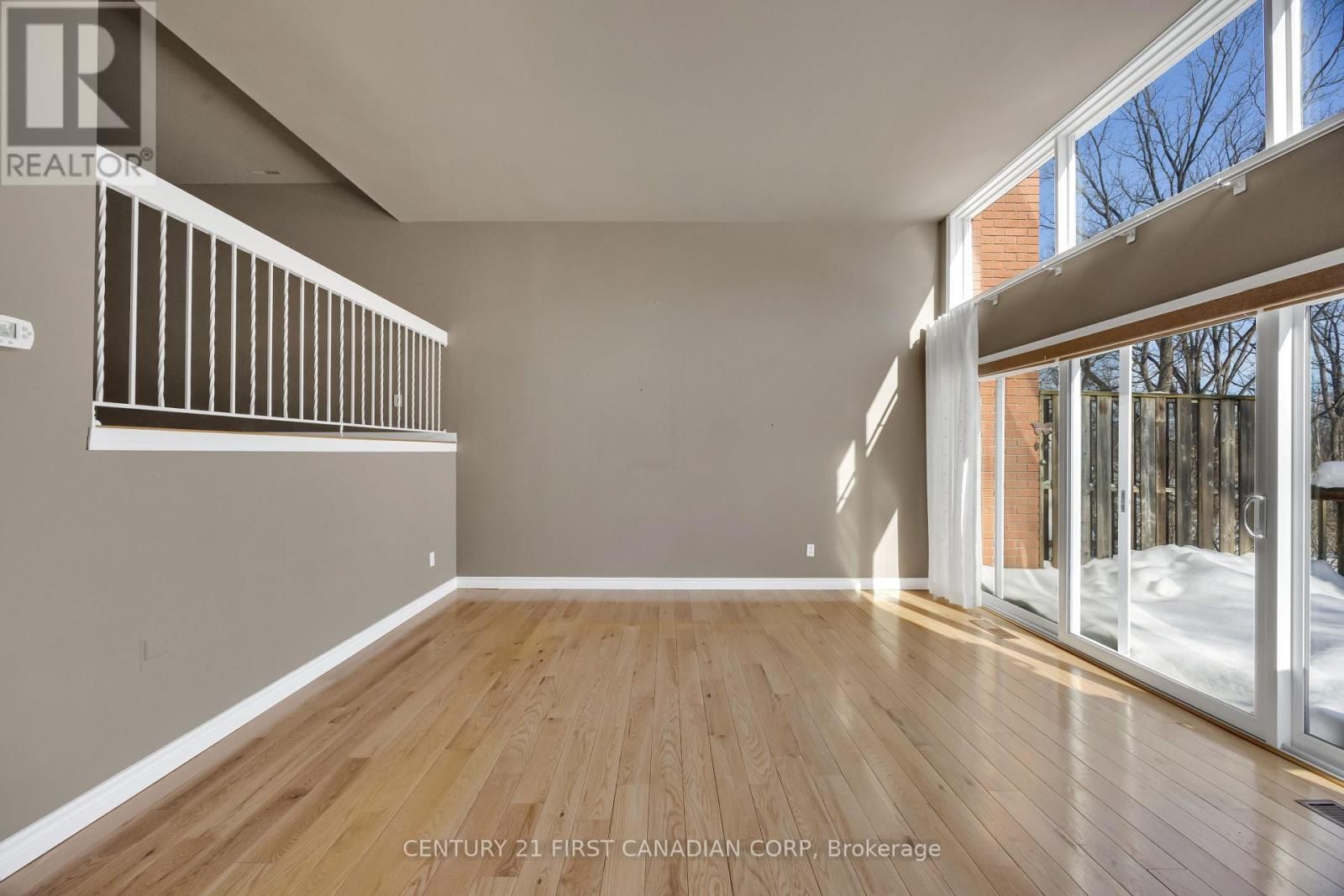 3 - 703 WINDERMERE ROAD Image 23