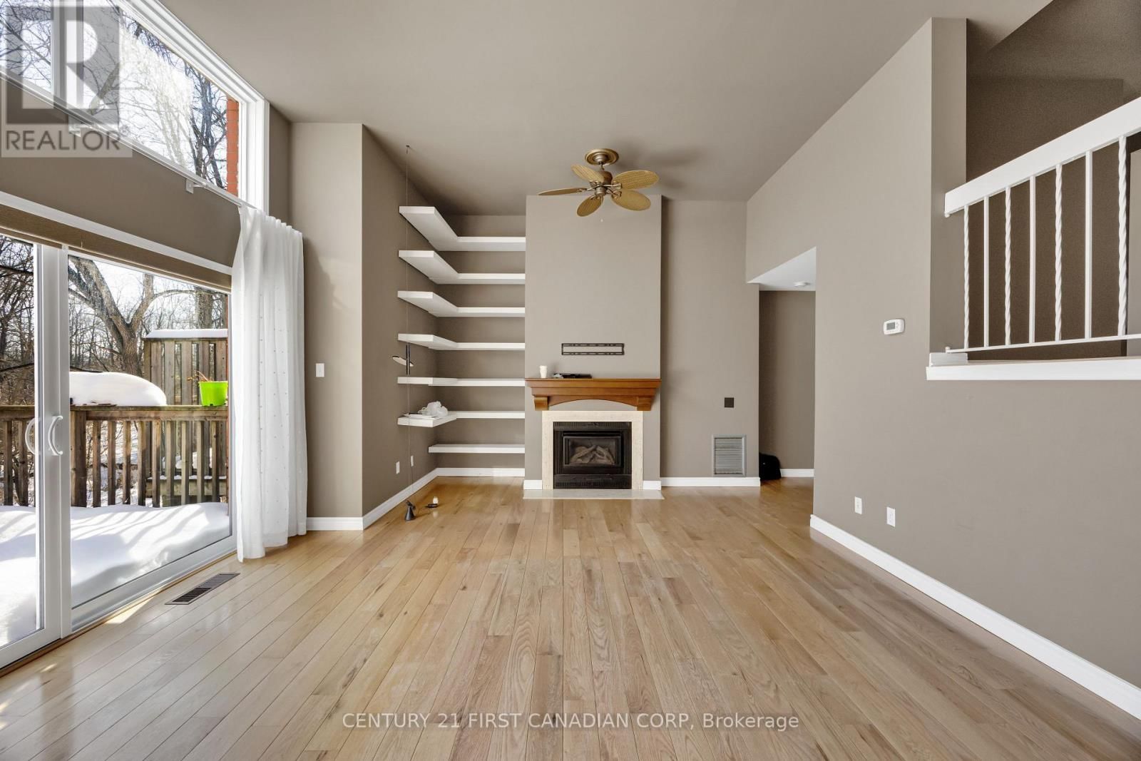 3 - 703 WINDERMERE ROAD Image 25