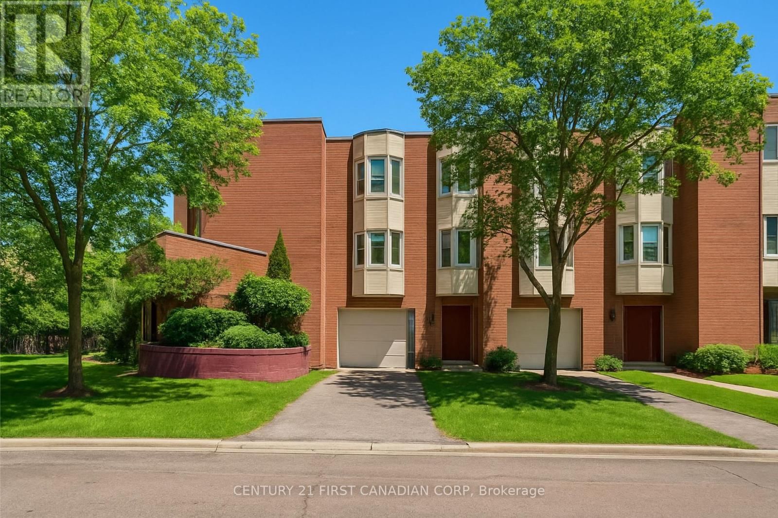 3 - 703 WINDERMERE ROAD Image 3