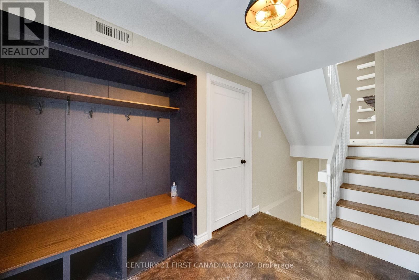 3 - 703 WINDERMERE ROAD Image 5