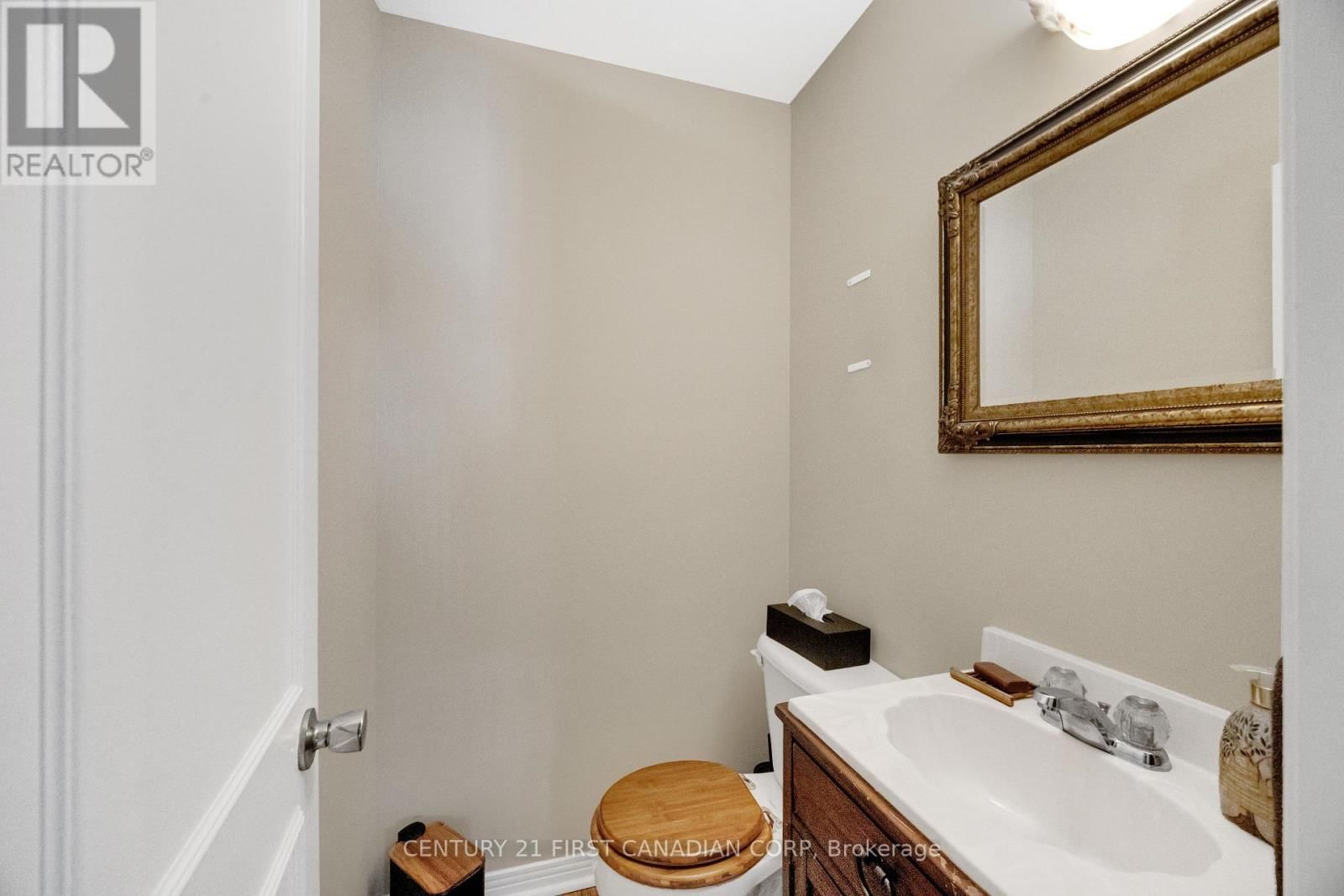 3 - 703 WINDERMERE ROAD Image 7