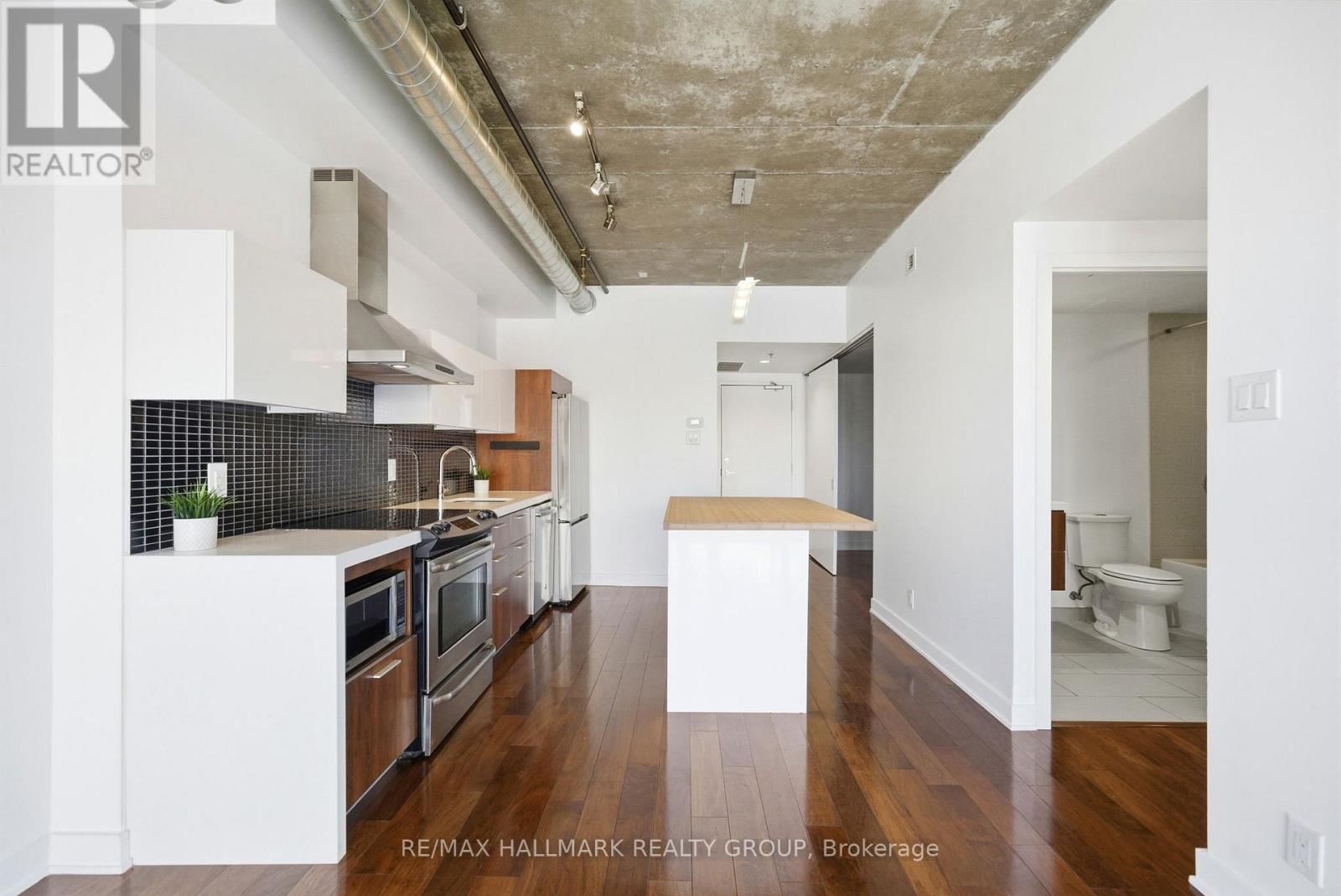 645 - 340 MCLEOD STREET Image 7