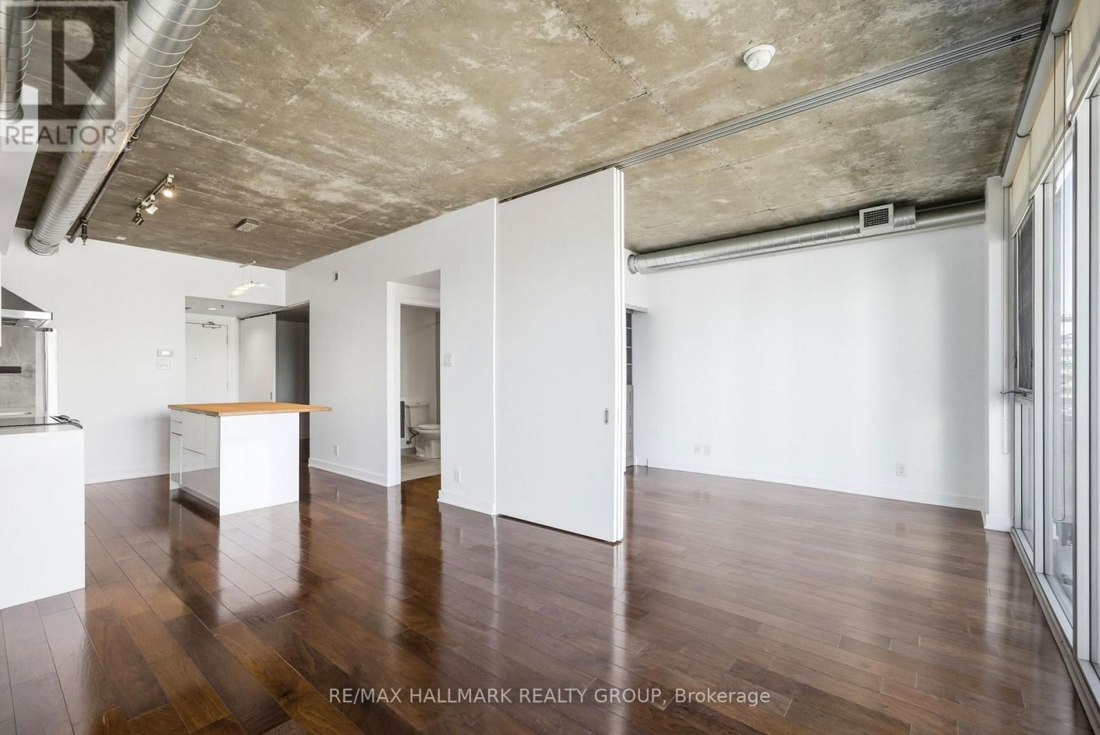 645 - 340 MCLEOD STREET Image 8