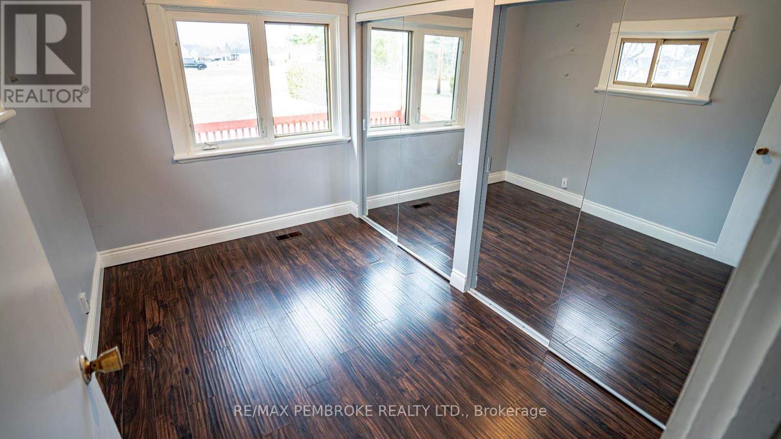 206 GOLF COURSE ROAD Image 18