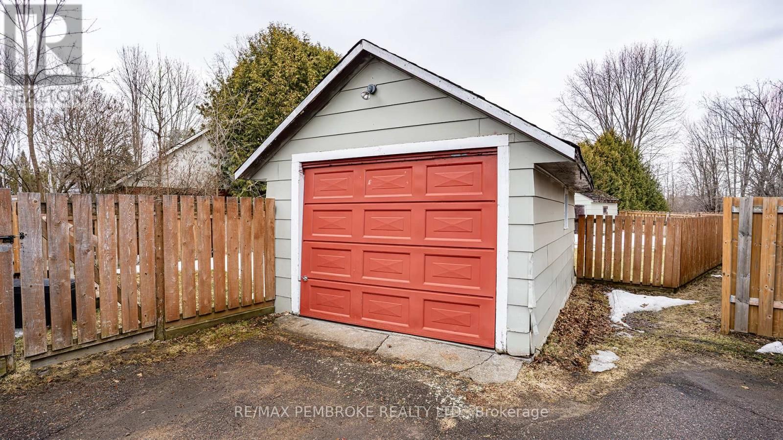 206 GOLF COURSE ROAD Image 2