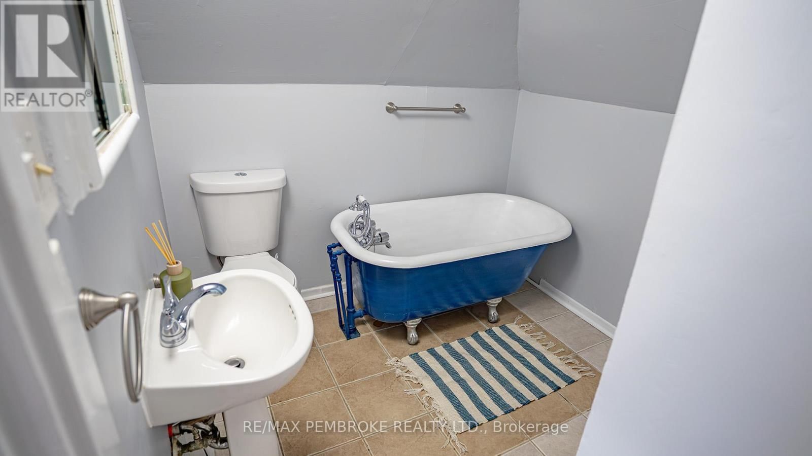 206 GOLF COURSE ROAD Image 21