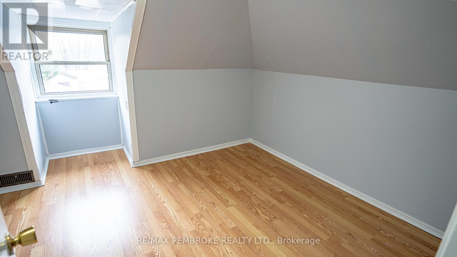 206 GOLF COURSE ROAD Image 22