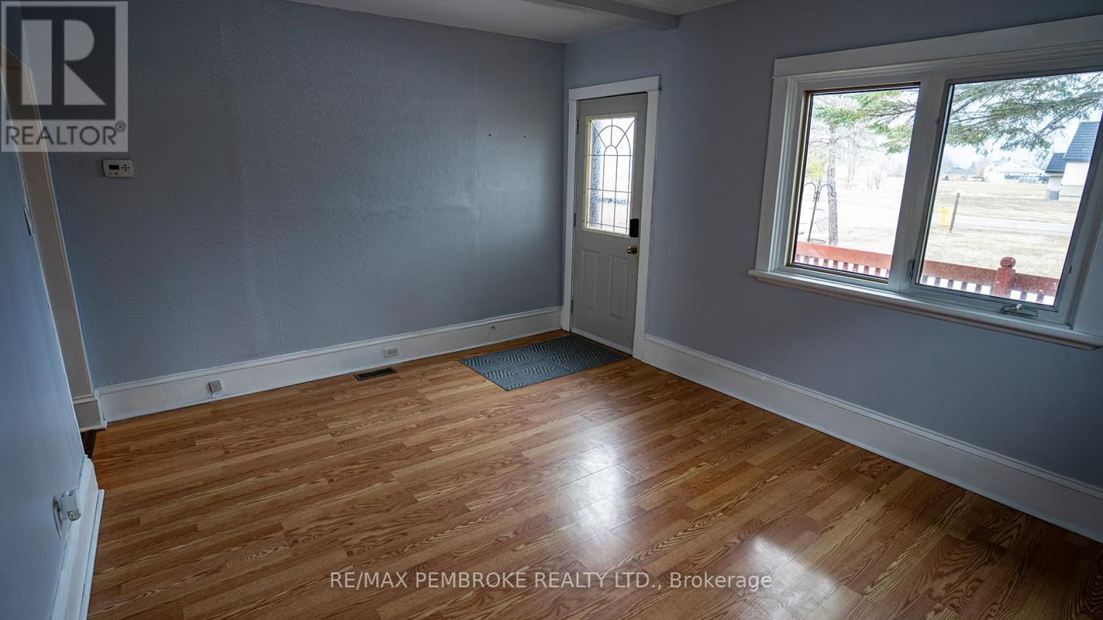 206 GOLF COURSE ROAD Image 4