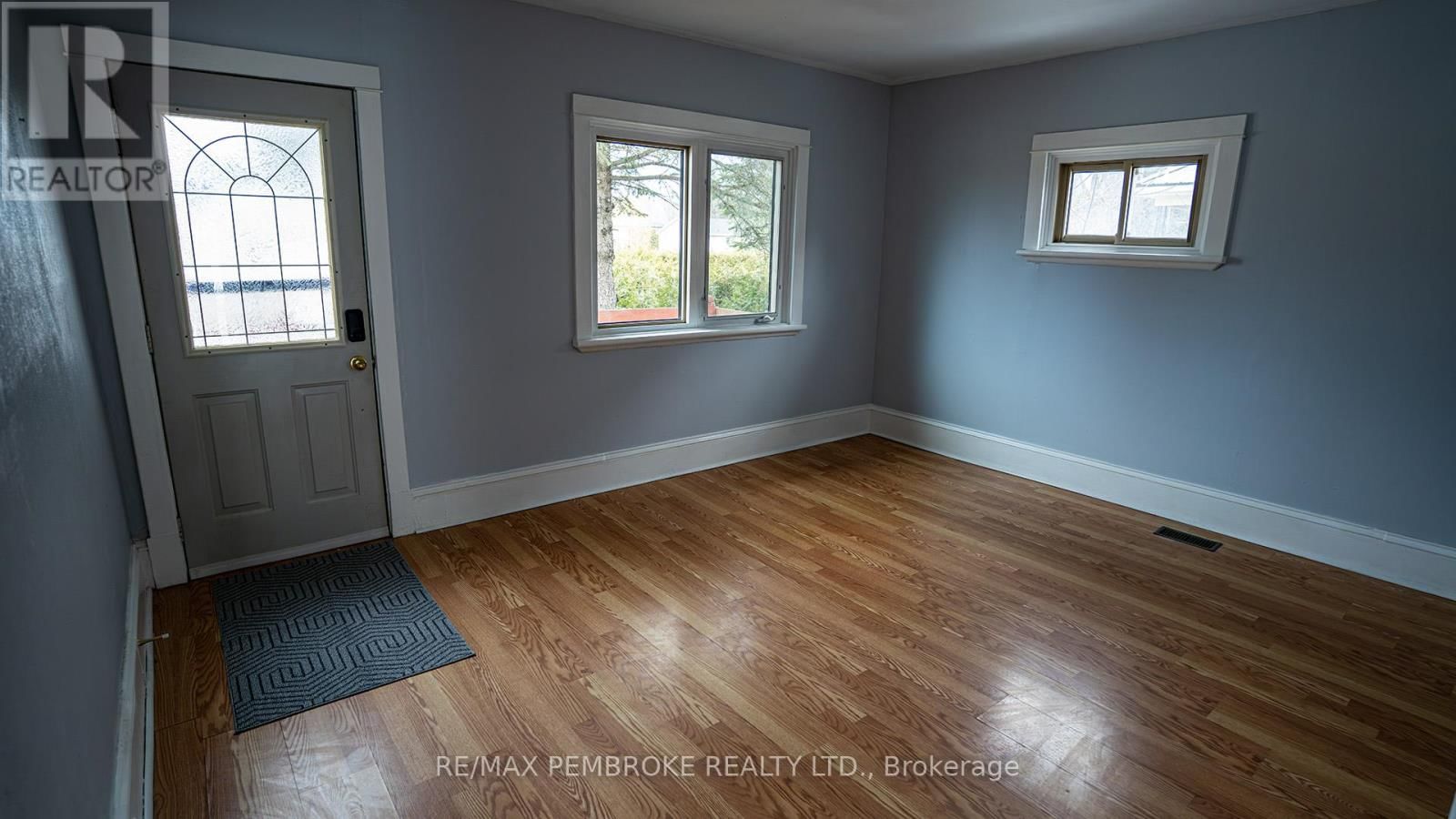 206 GOLF COURSE ROAD Image 6