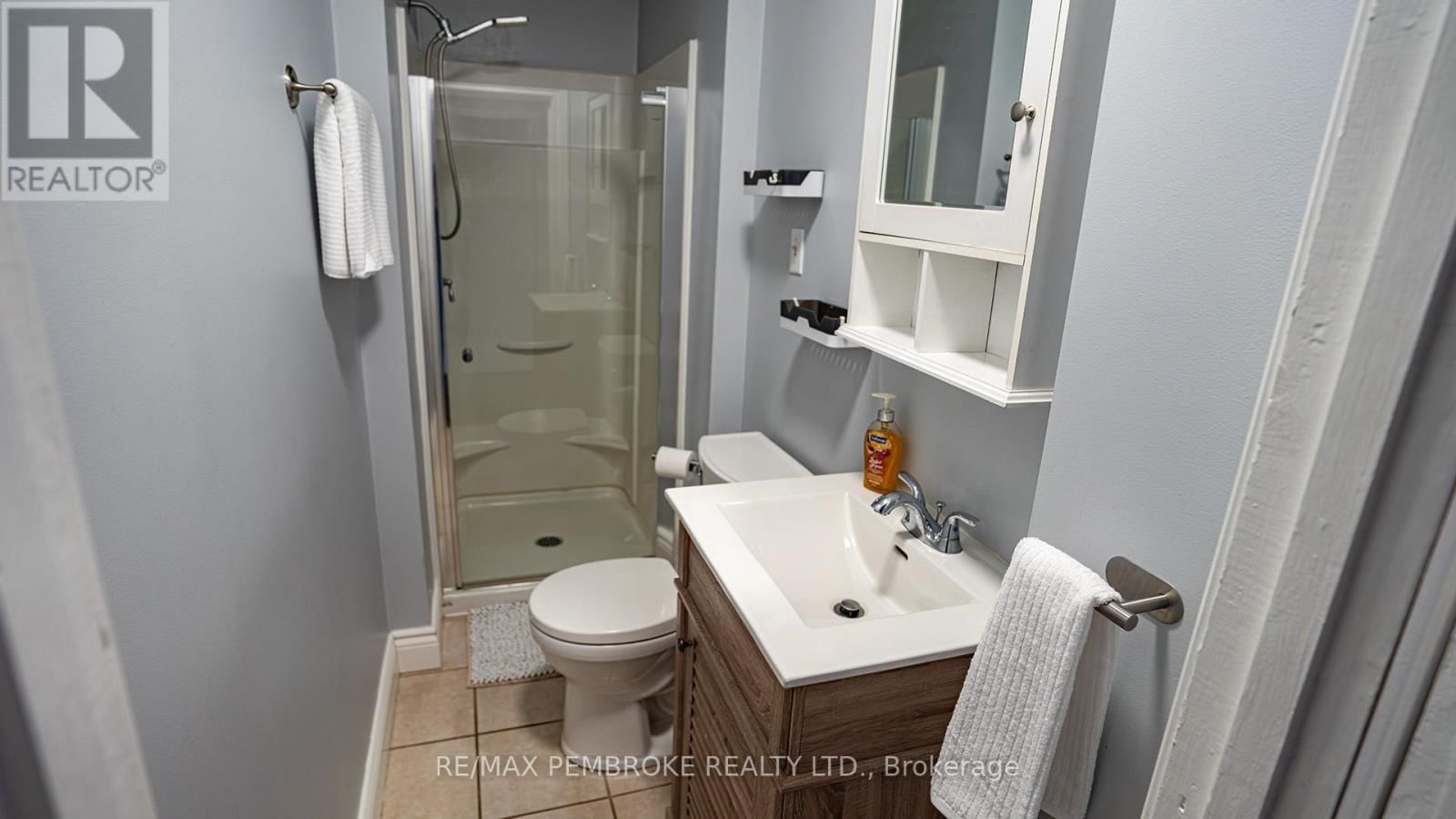 206 GOLF COURSE ROAD Image 7