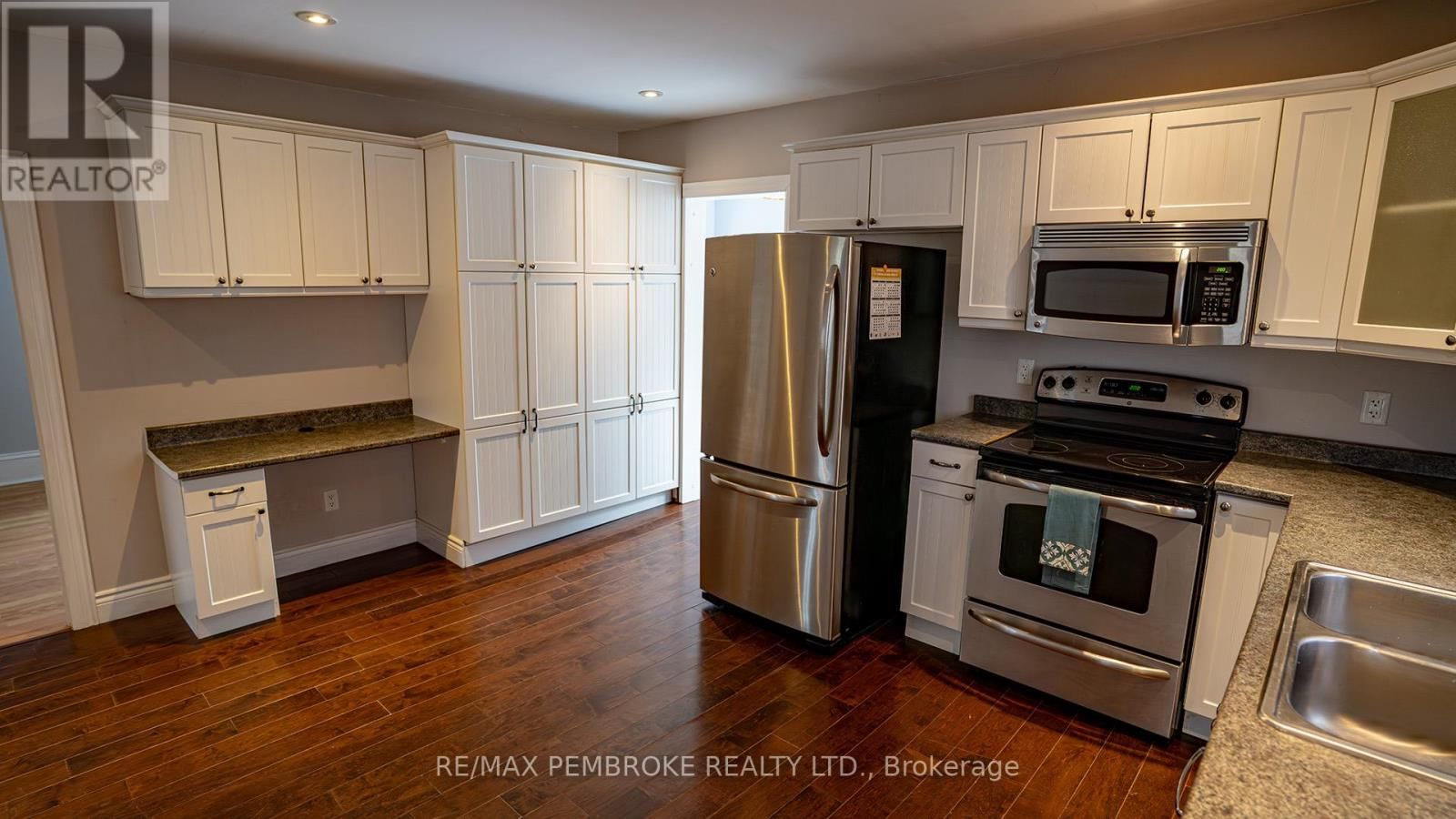 206 GOLF COURSE ROAD Image 9