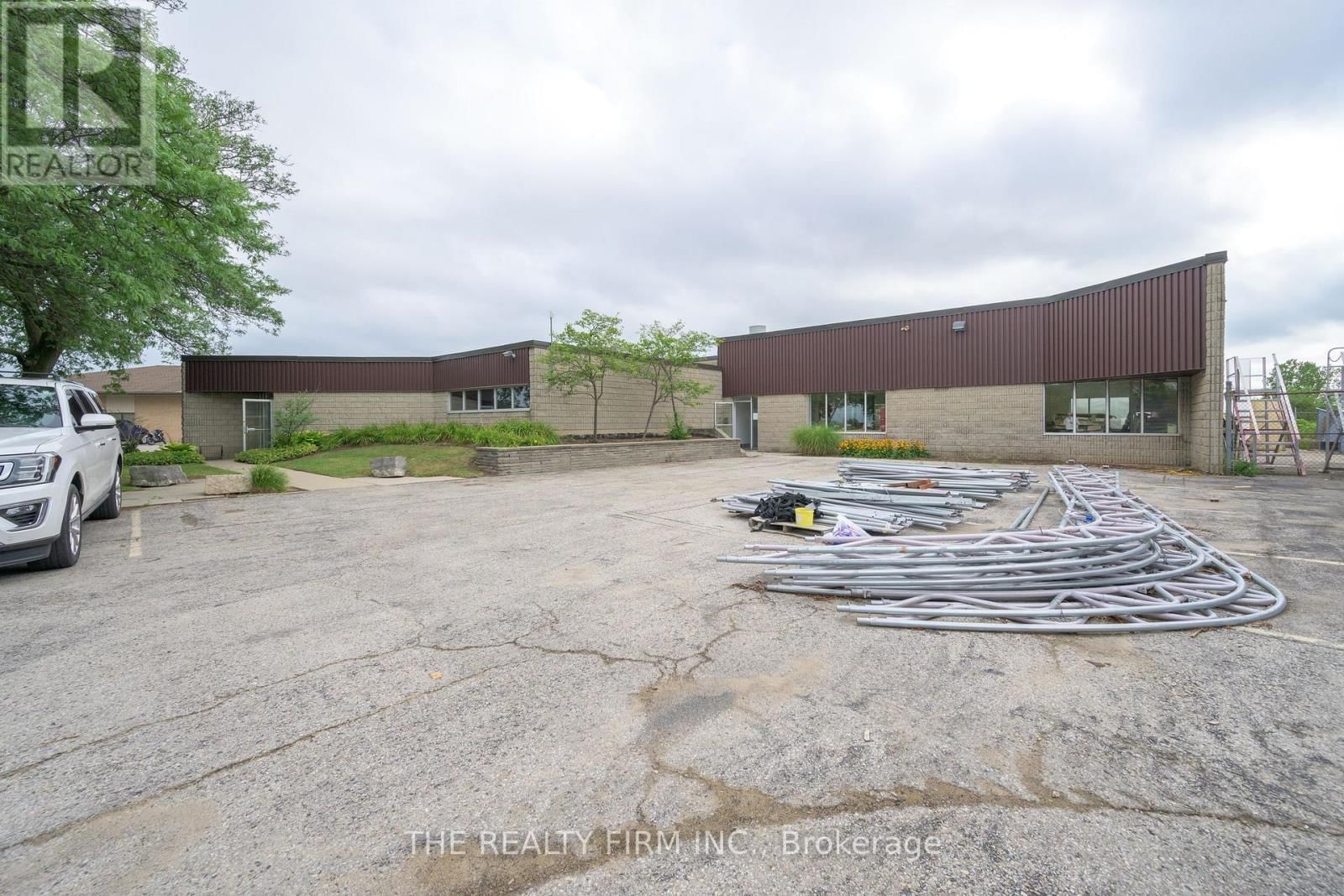 11 BARRIE BOULEVARD Image 11