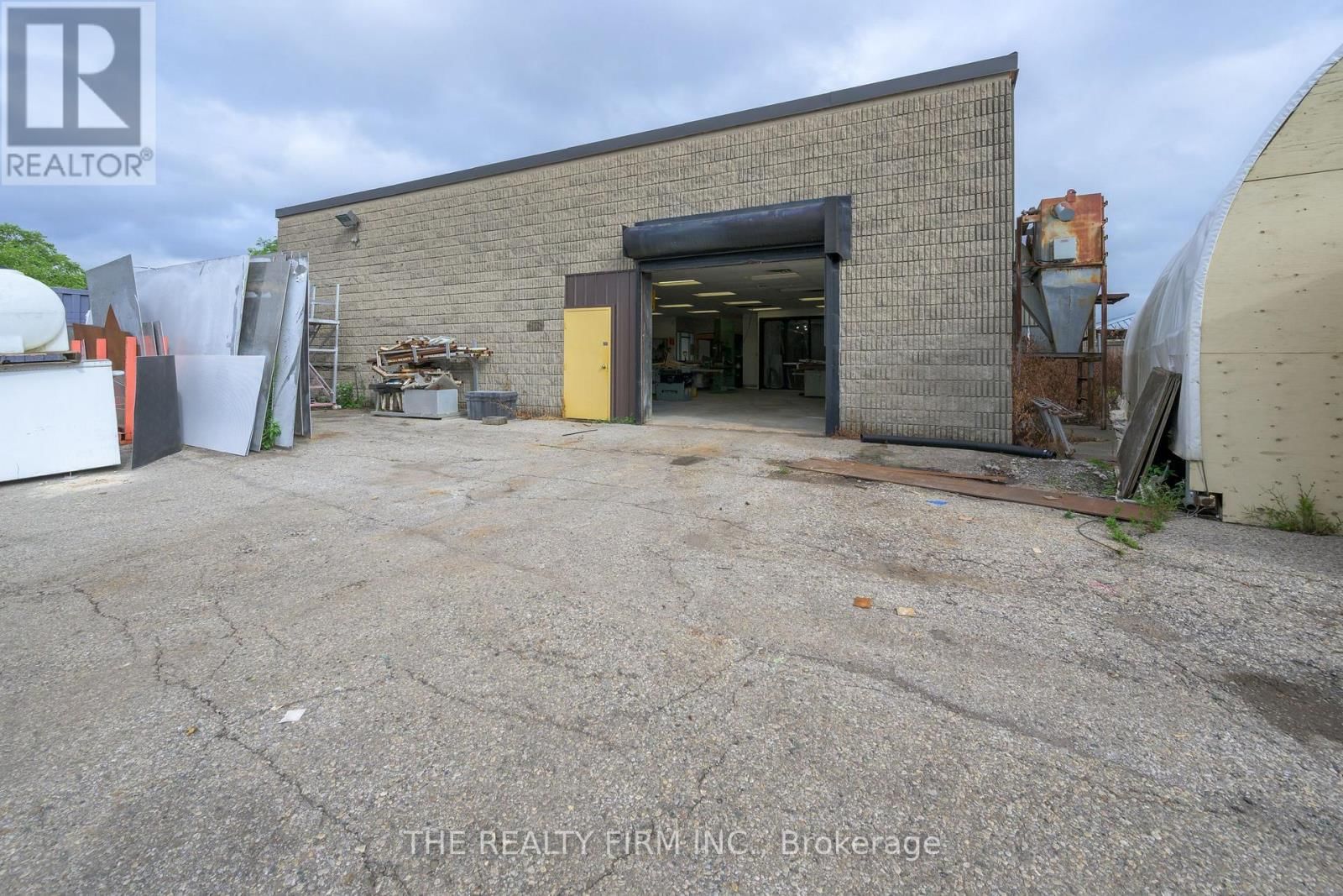 11 BARRIE BOULEVARD Image 12