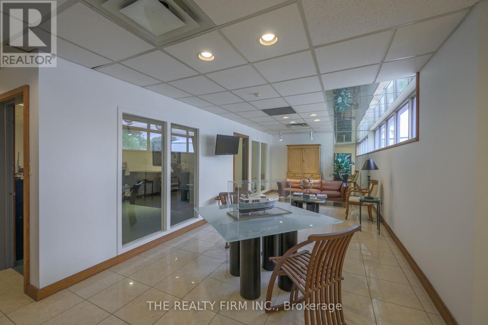 11 BARRIE BOULEVARD Image 13