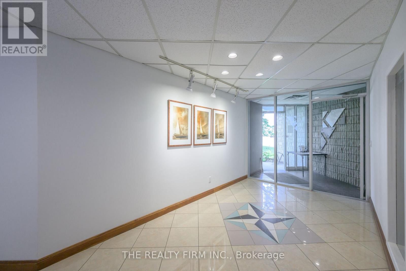 11 BARRIE BOULEVARD Image 18