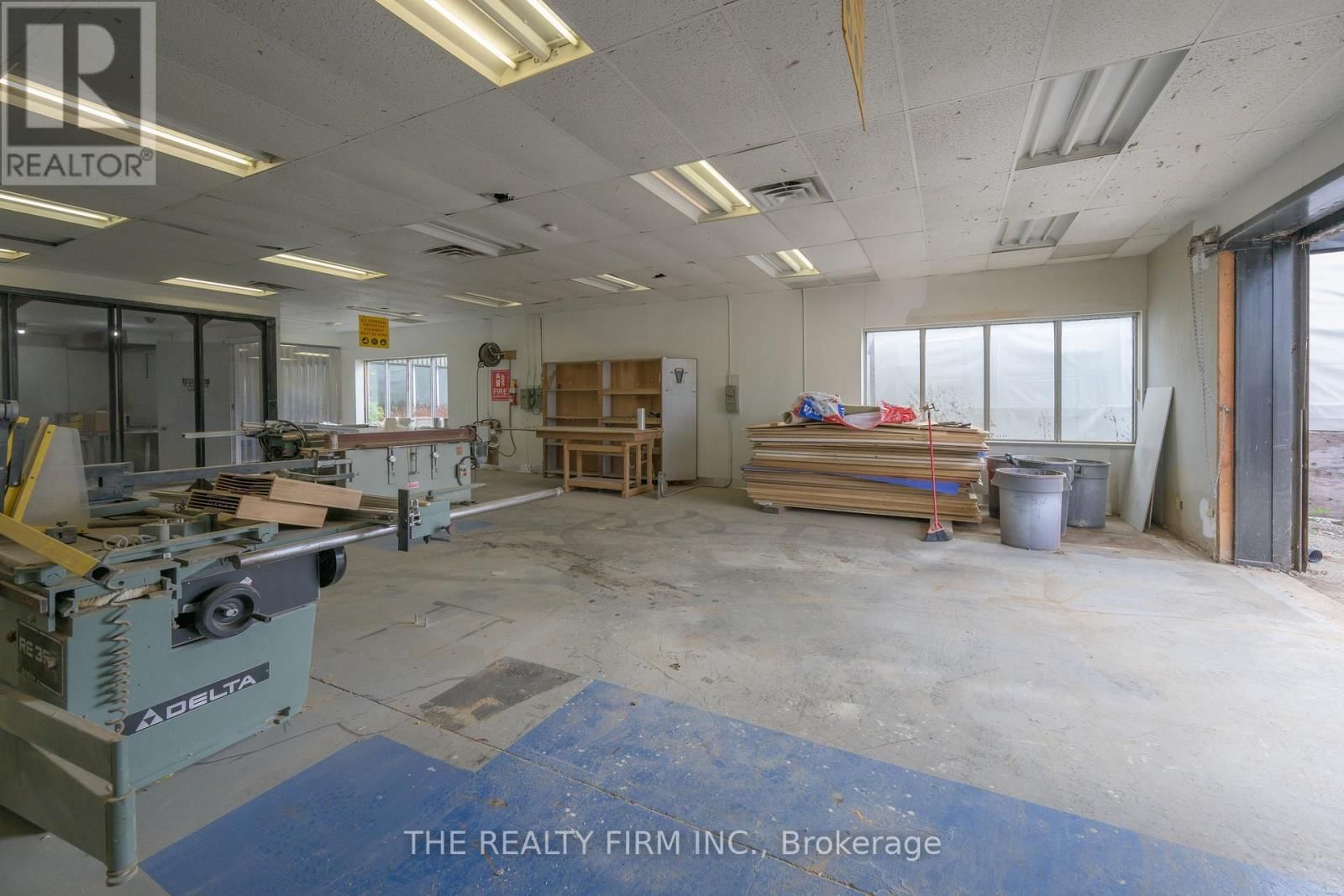 11 BARRIE BOULEVARD Image 30