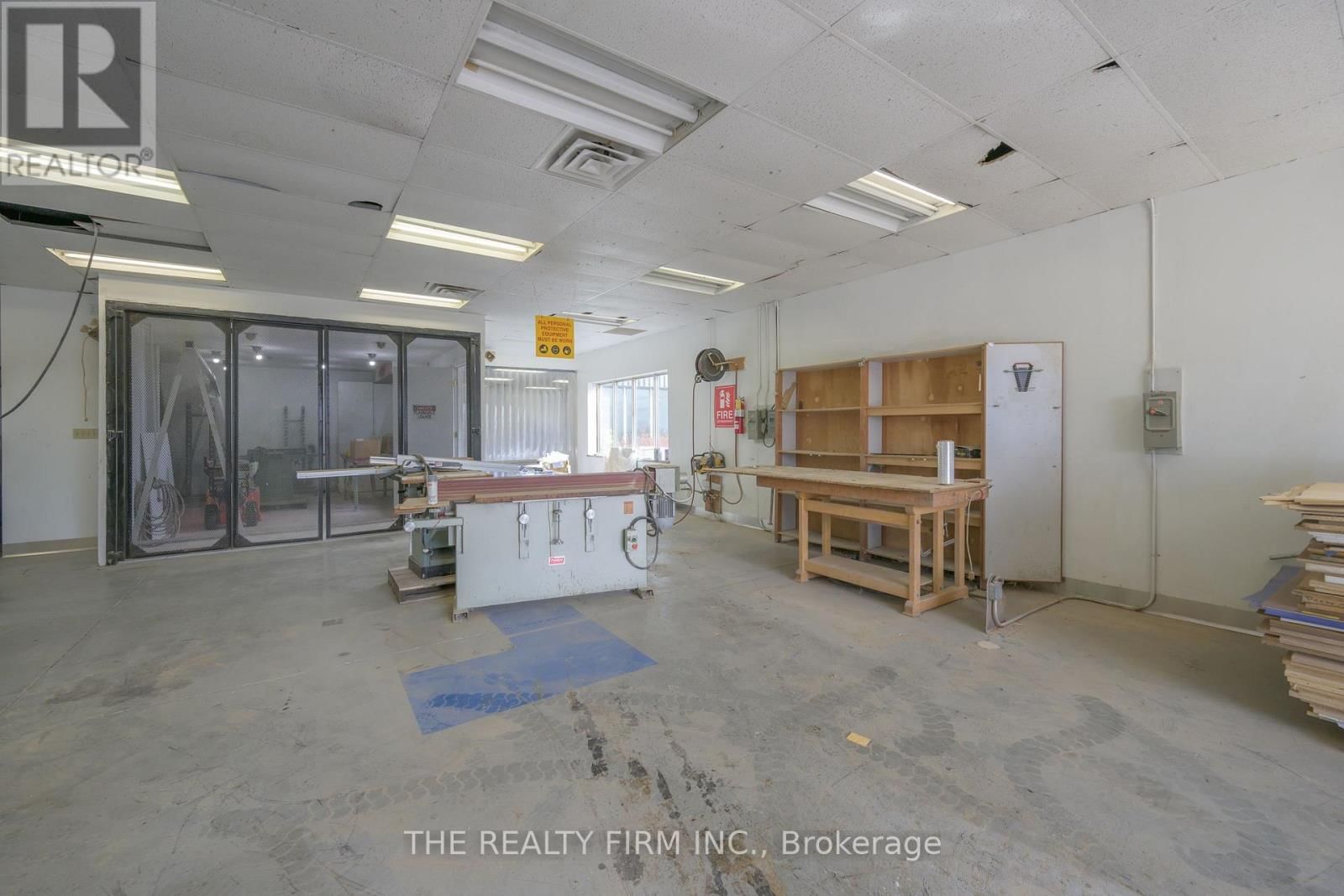 11 BARRIE BOULEVARD Image 31