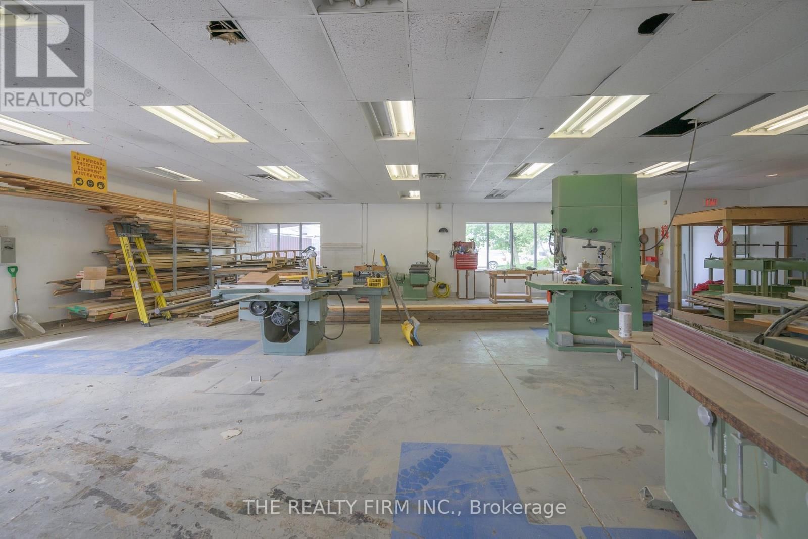 11 BARRIE BOULEVARD Image 33