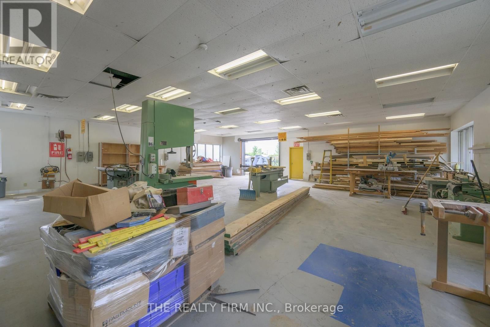 11 BARRIE BOULEVARD Image 35