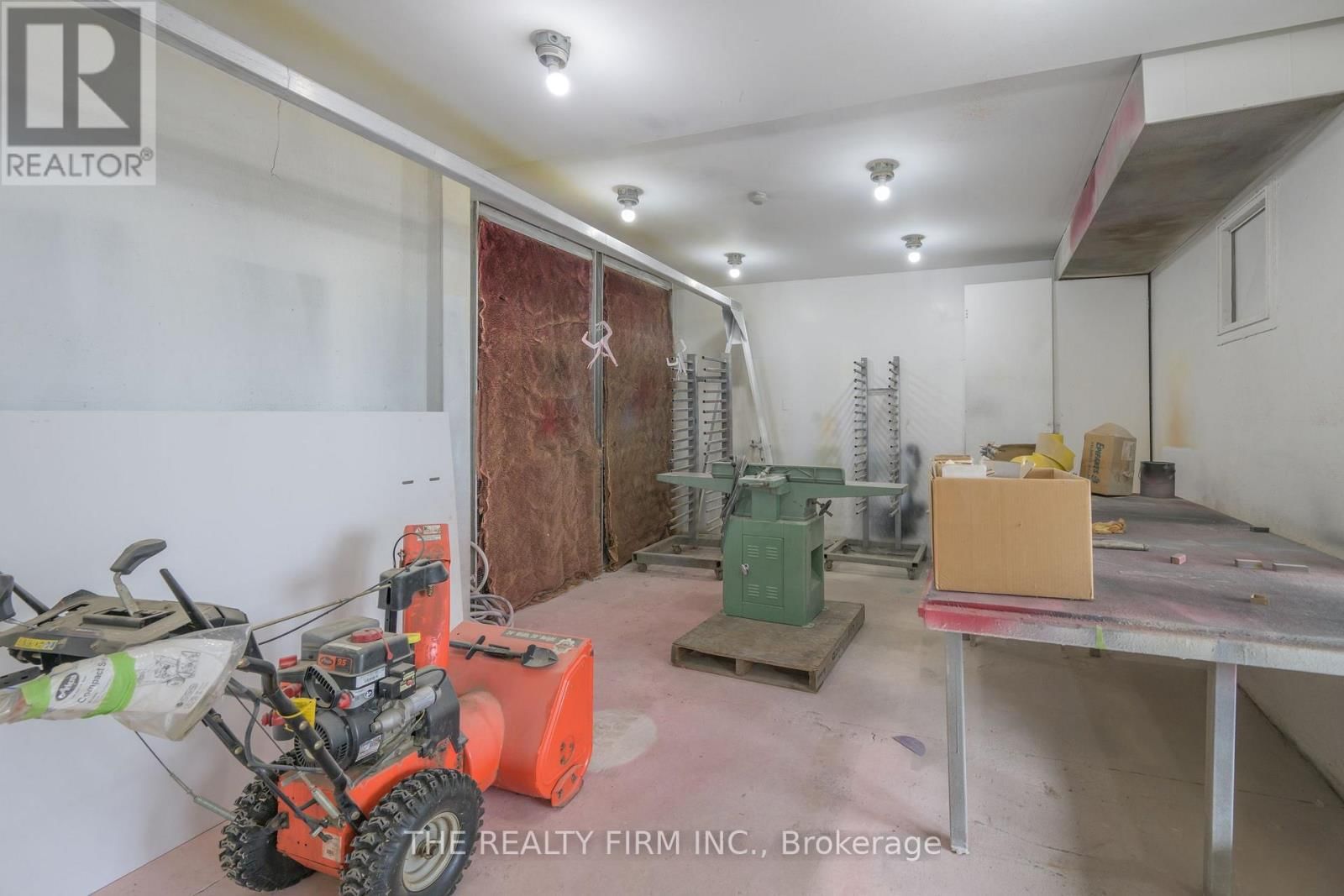 11 BARRIE BOULEVARD Image 36