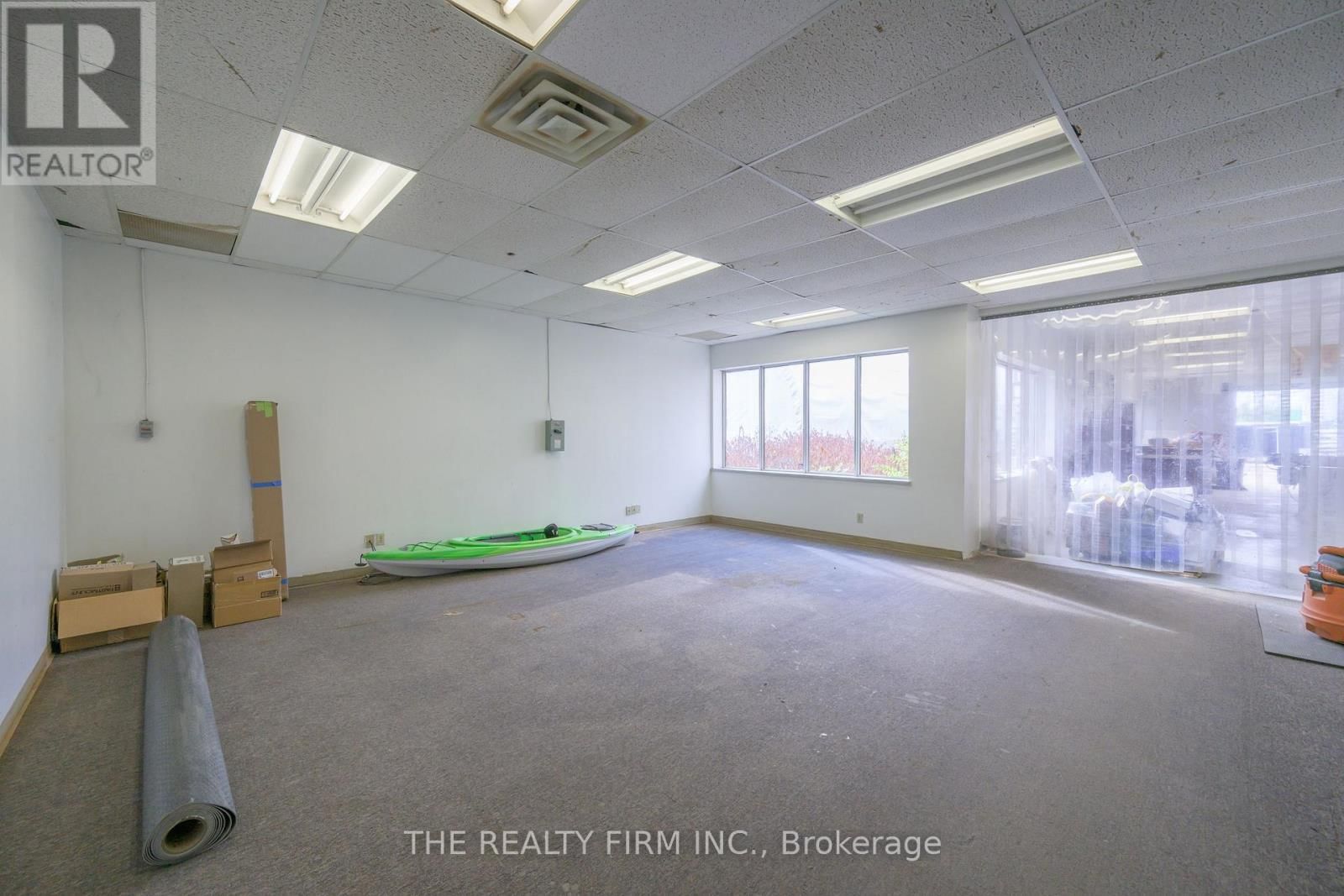 11 BARRIE BOULEVARD Image 37