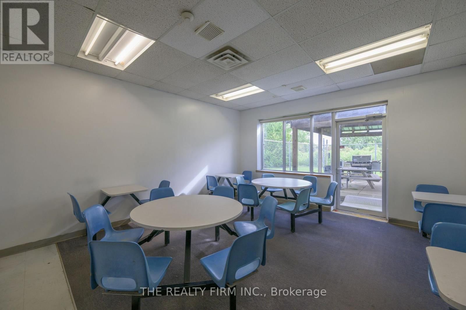 11 BARRIE BOULEVARD Image 38