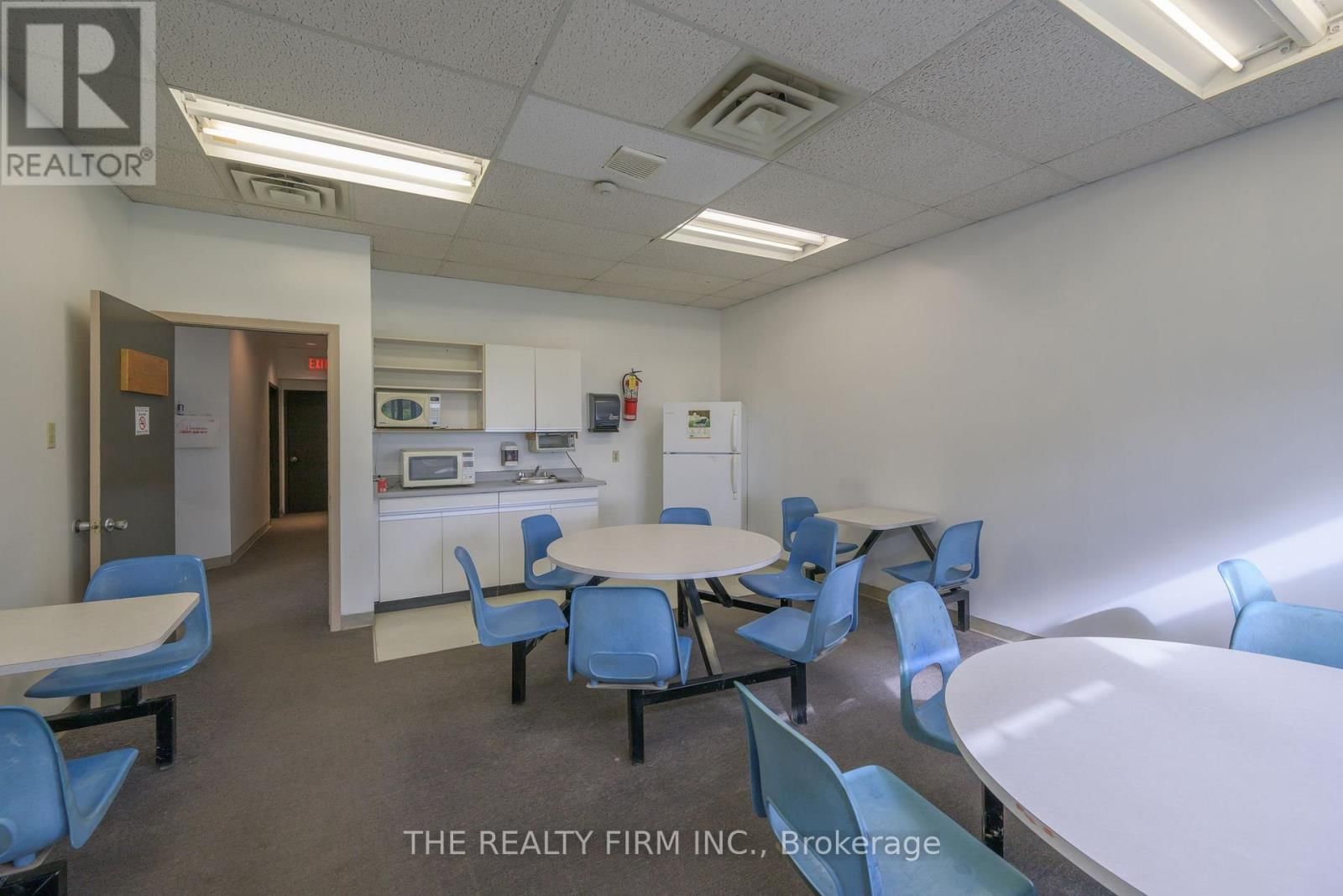 11 BARRIE BOULEVARD Image 39