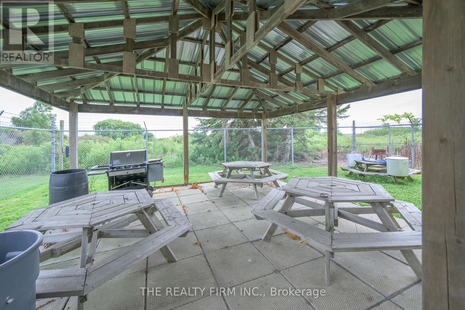 11 BARRIE BOULEVARD Image 40