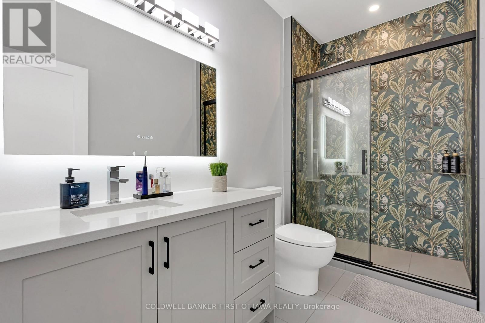 121 ERNEST WAY Image 19