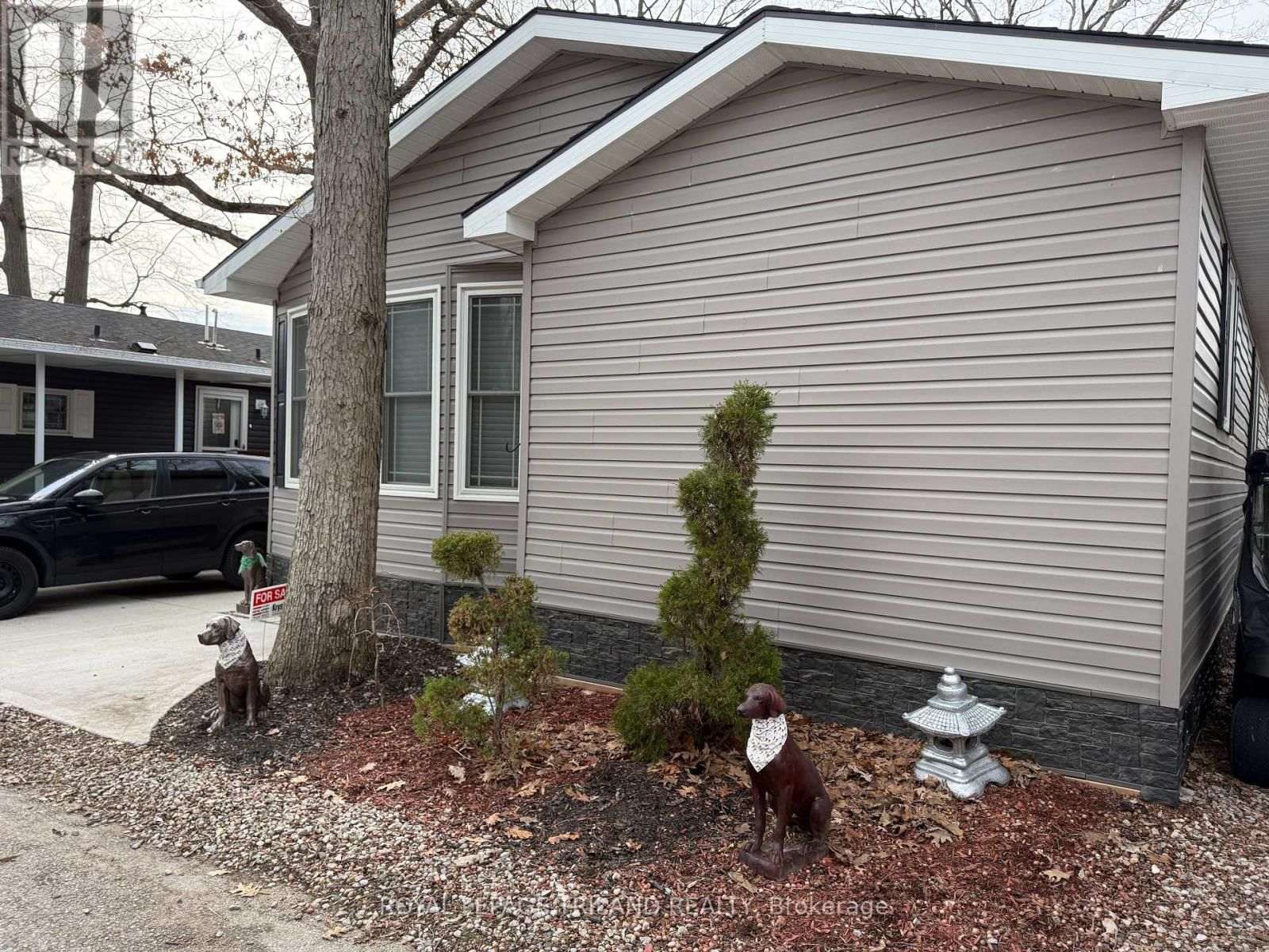 56 - 22790 AMIENS ROAD Image 24