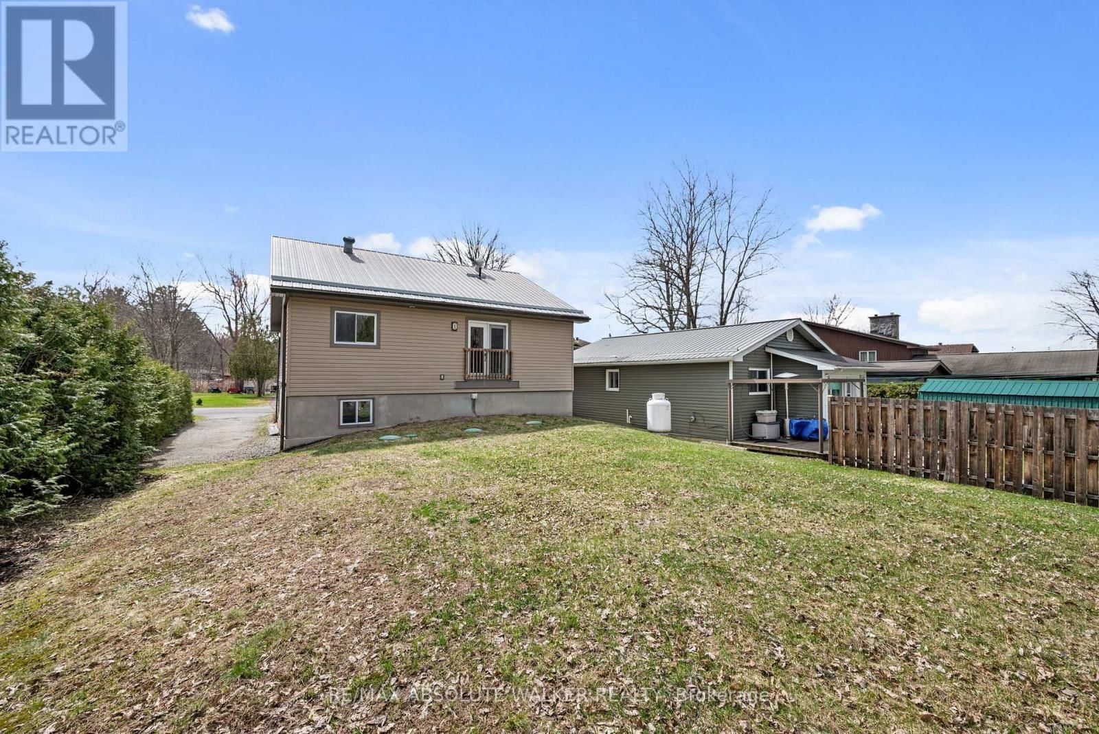 1095 MORIN ROAD Image 25