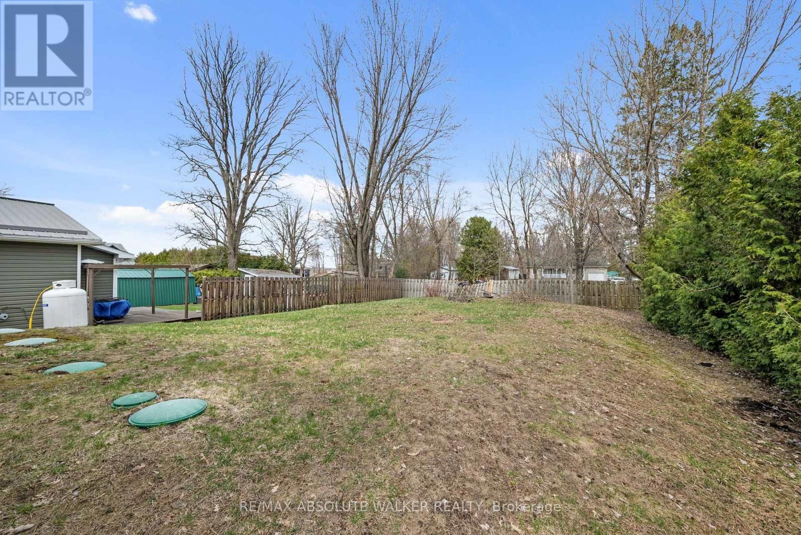 1095 MORIN ROAD Image 26