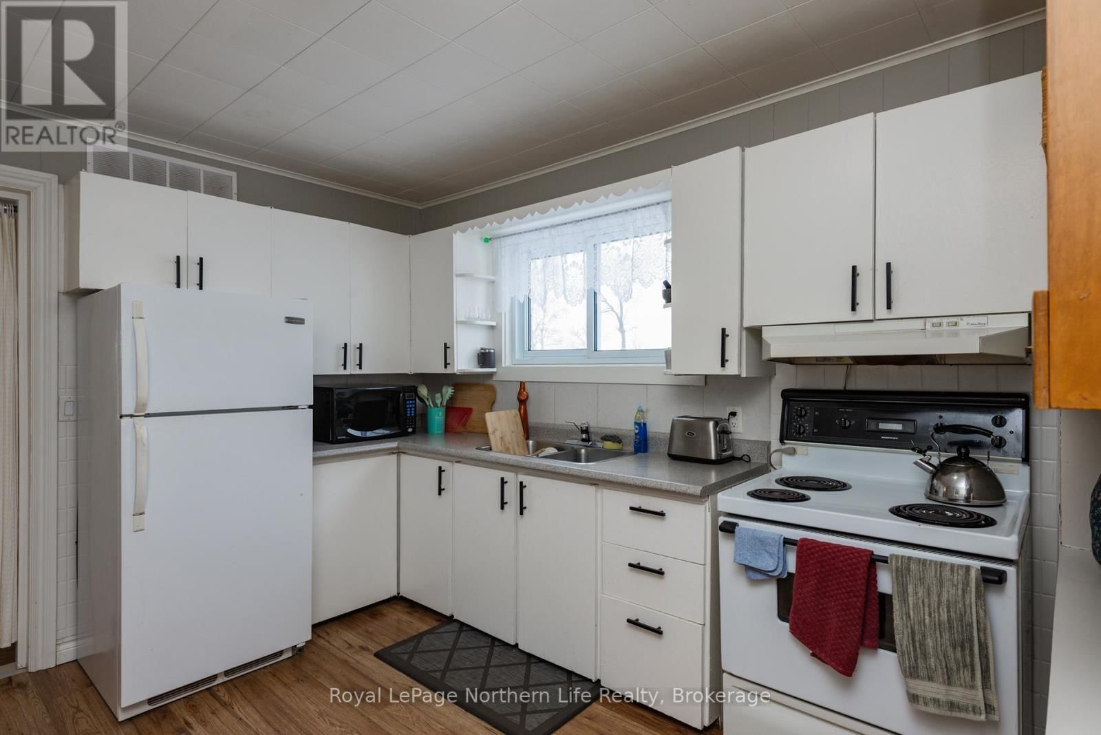 581 BANNER AVENUE Image 28