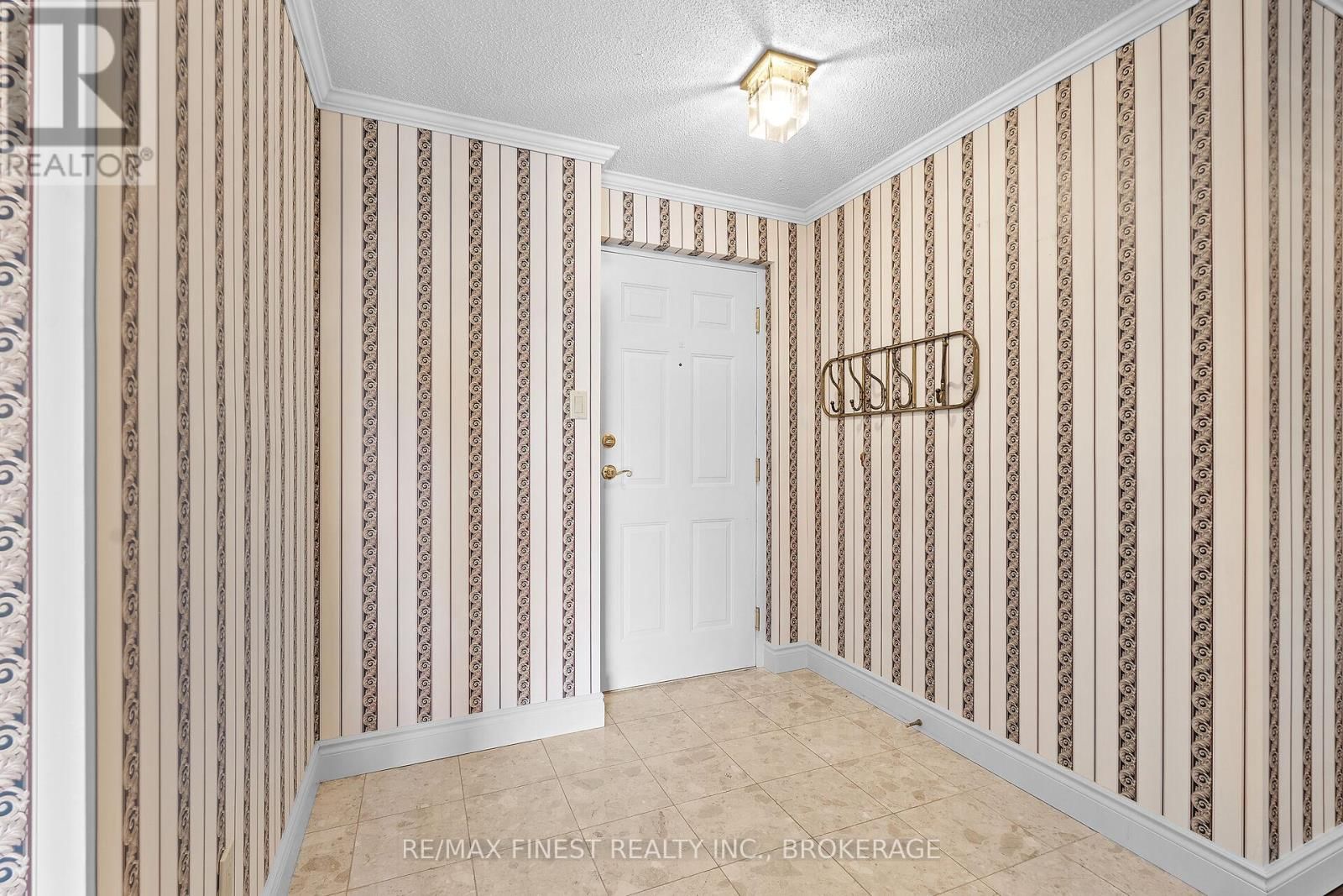 302 - 1000 KING STREET WEST Image 2