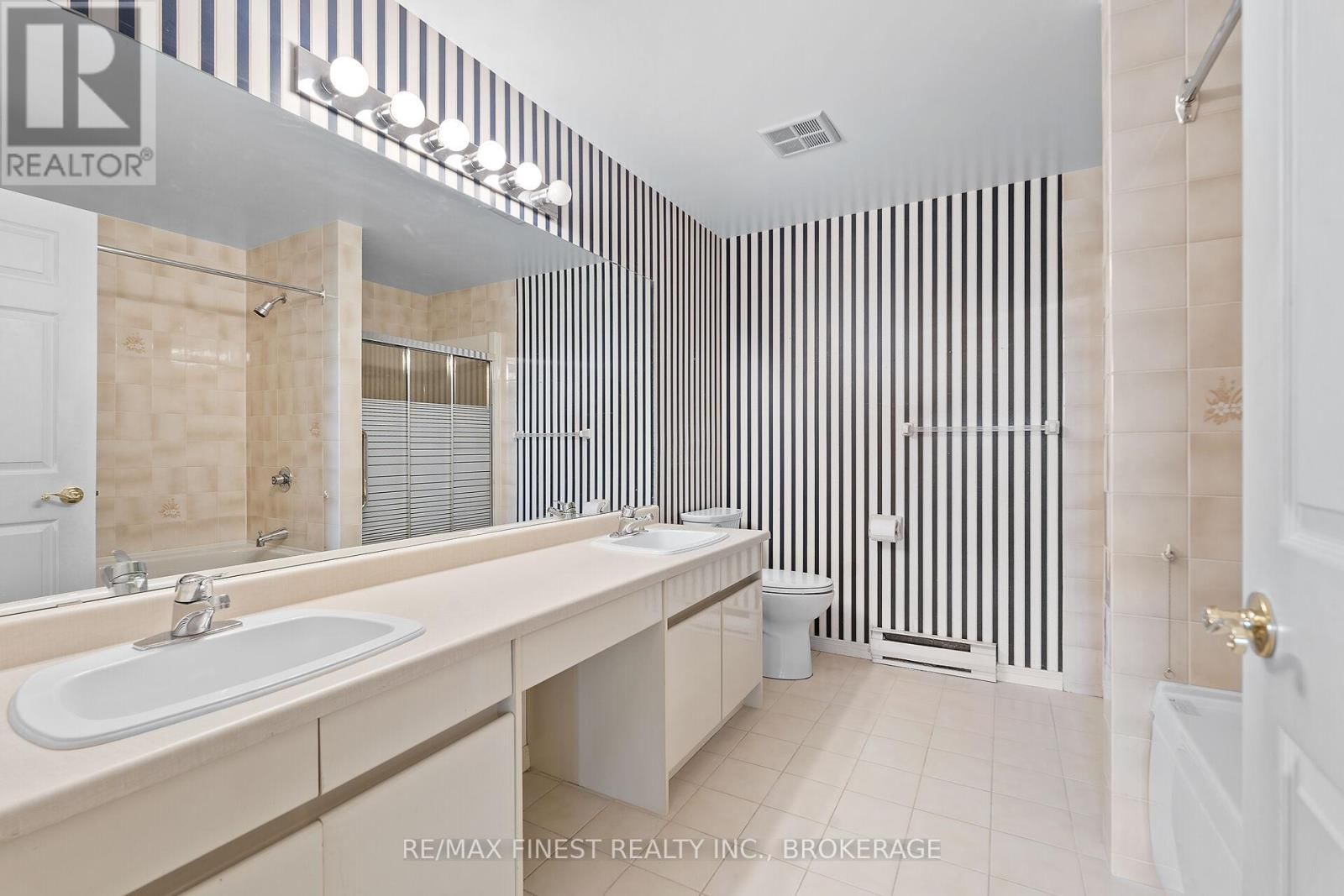 302 - 1000 KING STREET WEST Image 28