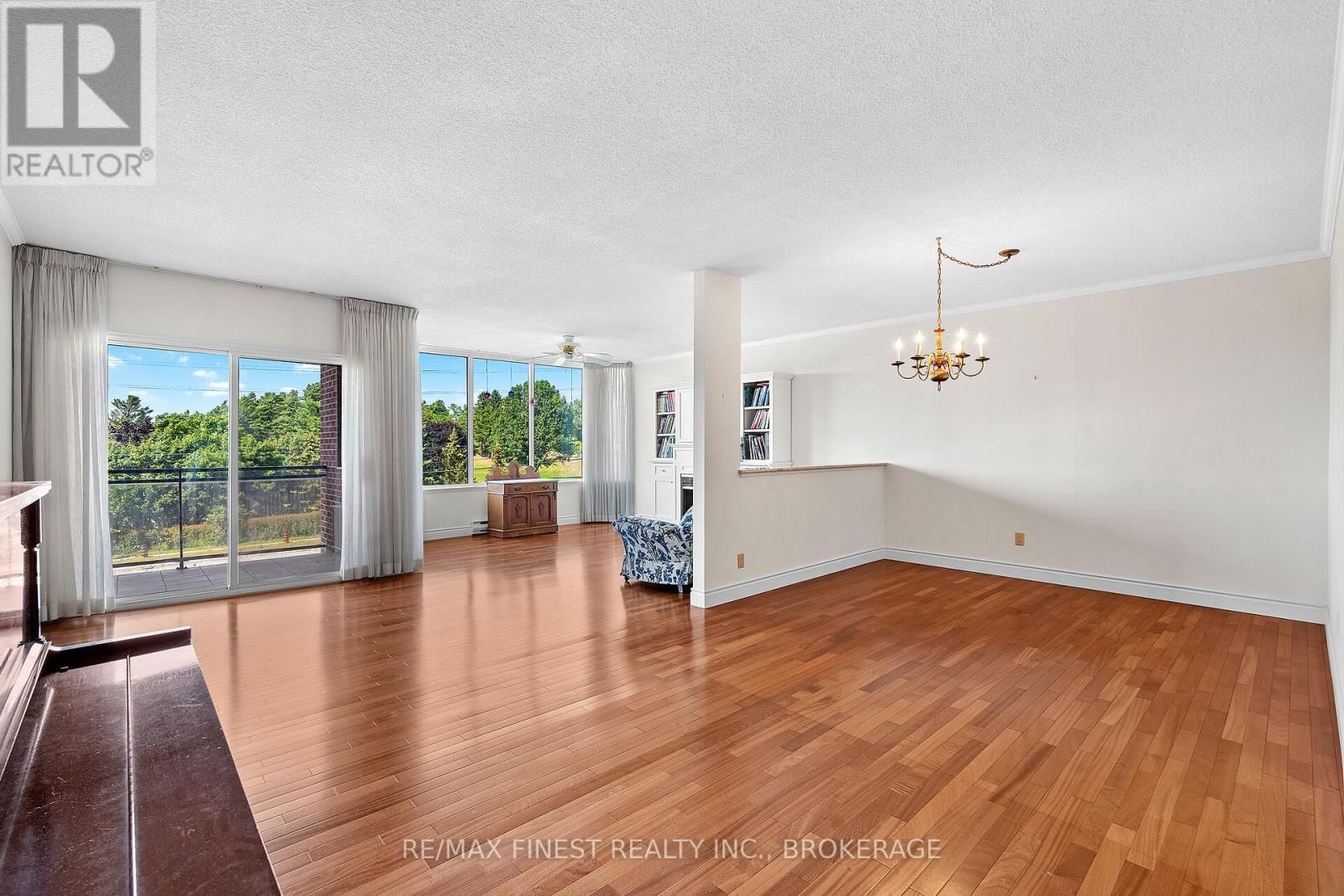 302 - 1000 KING STREET WEST Image 3