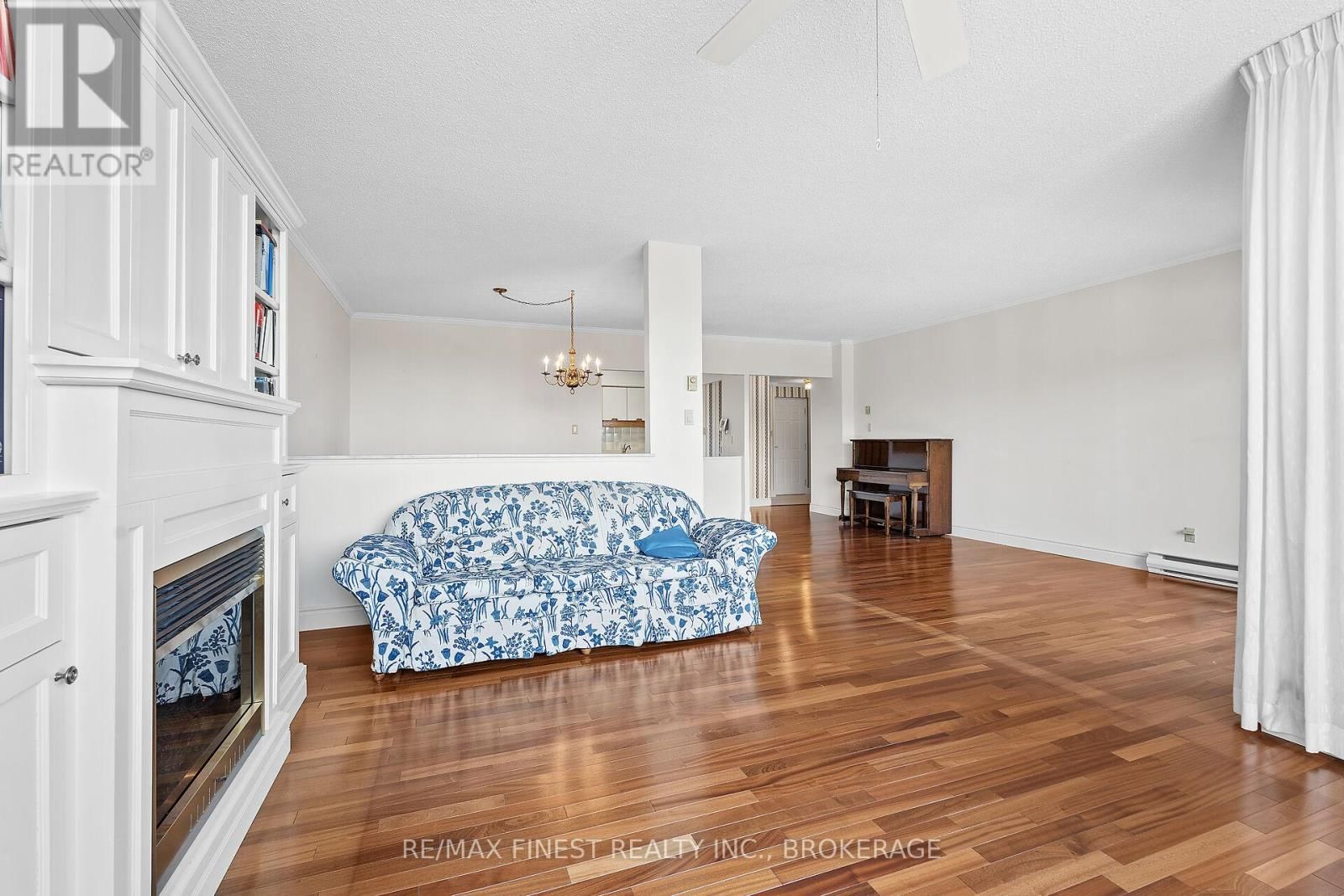 302 - 1000 KING STREET WEST Image 6