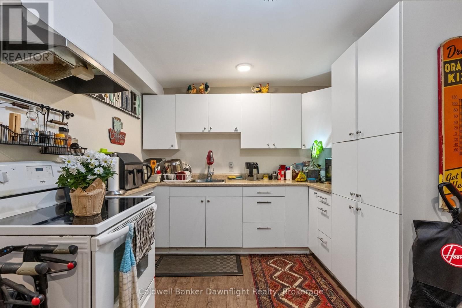 437 MAIN STREET Image 12