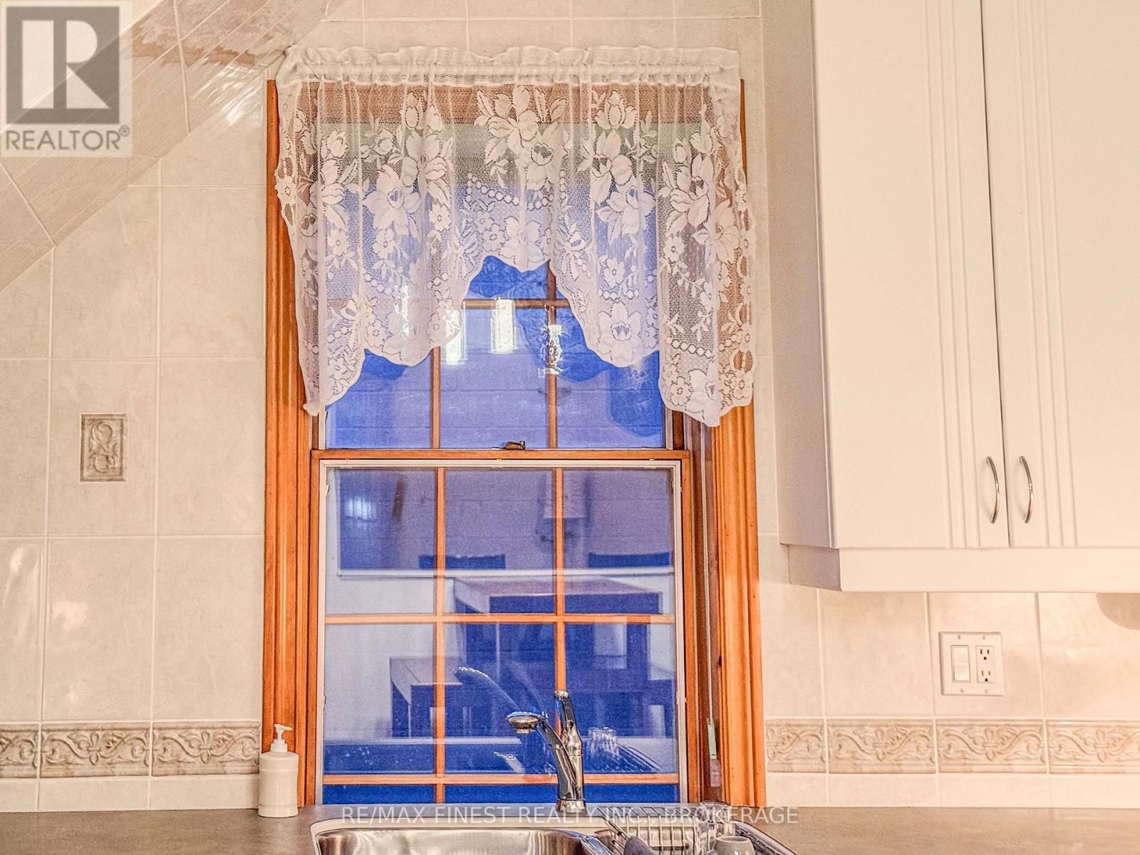 166 QUEEN STREET Image 20