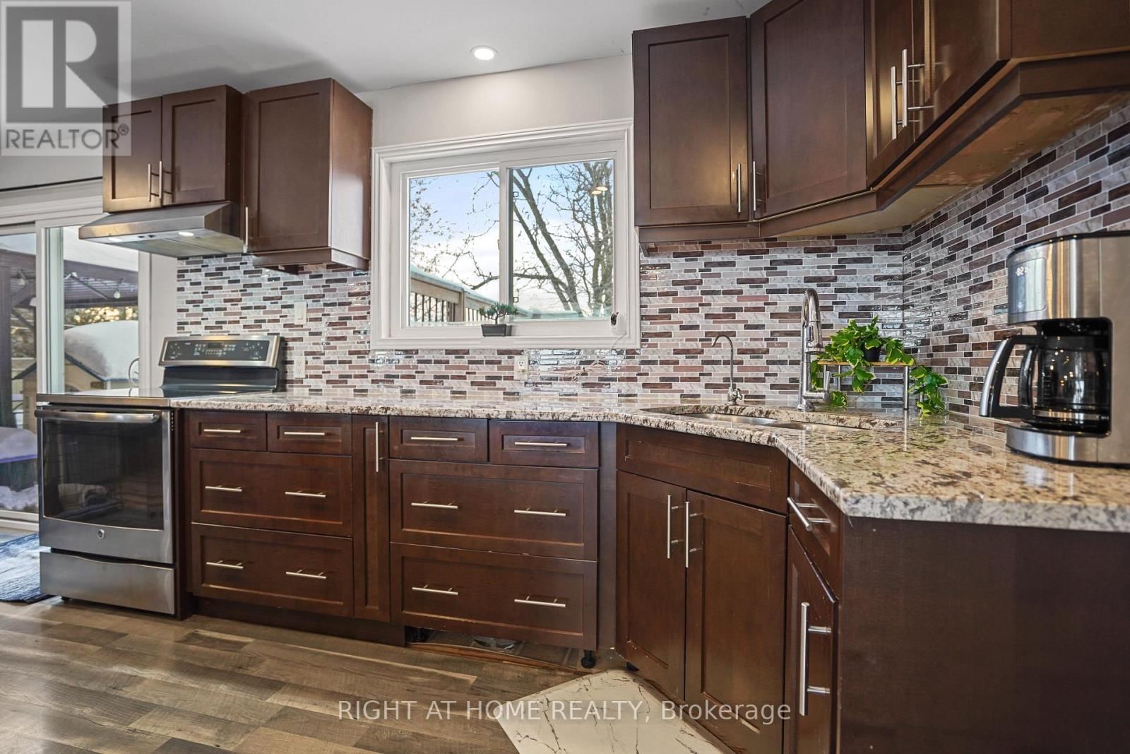 4021 LINE 56 LINE EAST Image 9