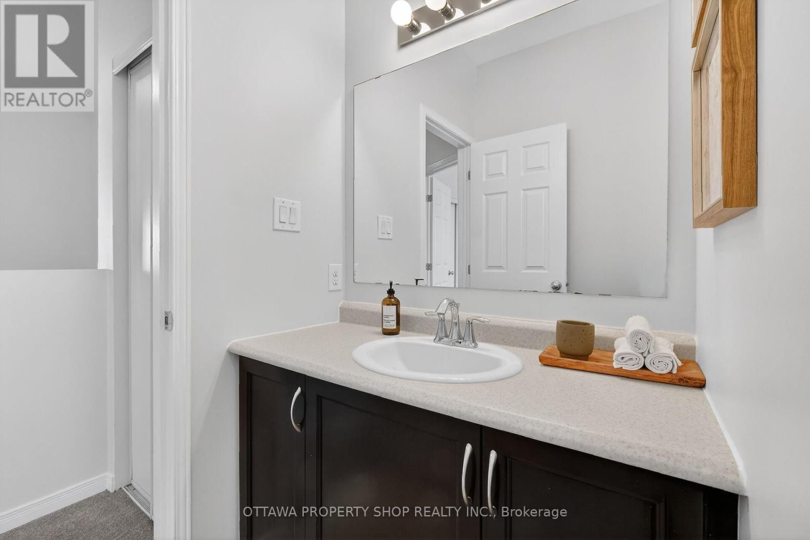 3385 CAMBRIAN ROAD Image 23