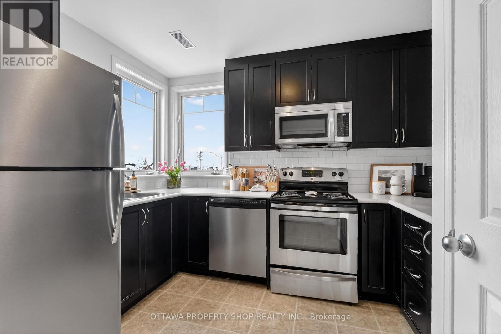 3385 CAMBRIAN ROAD Image 5