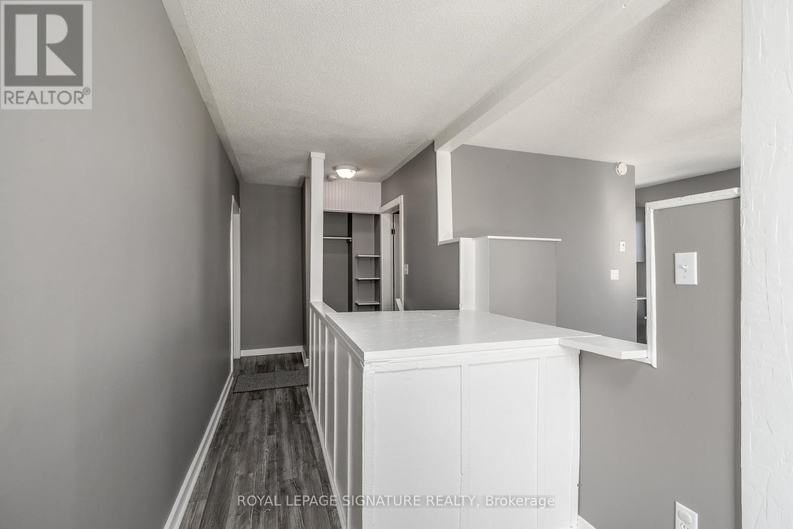 143 DUNDAS STREET WEST Image 19