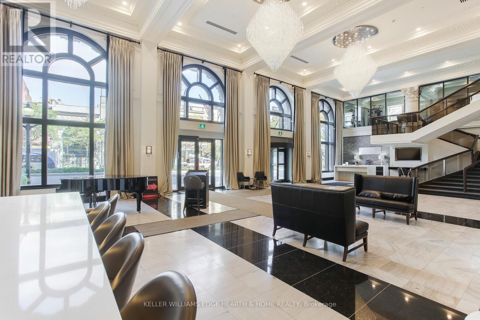 PH 6 - 112 KING STREET EAST Image 30