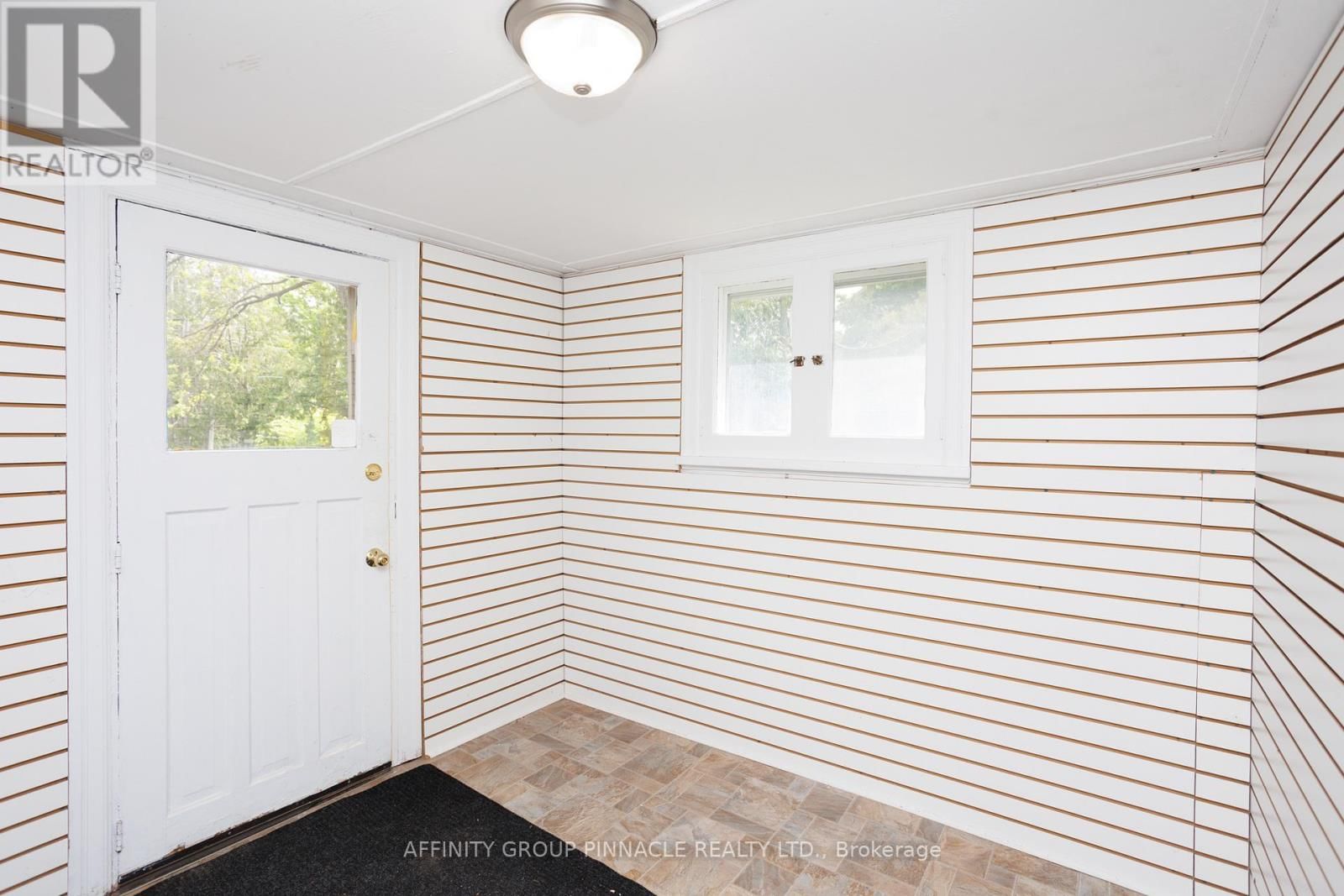 221 KENT STREET WEST Image 10