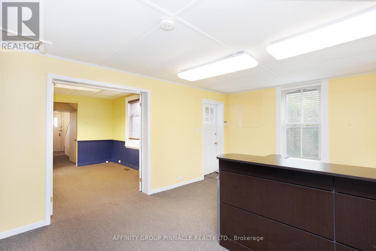 221 KENT STREET WEST Image 12